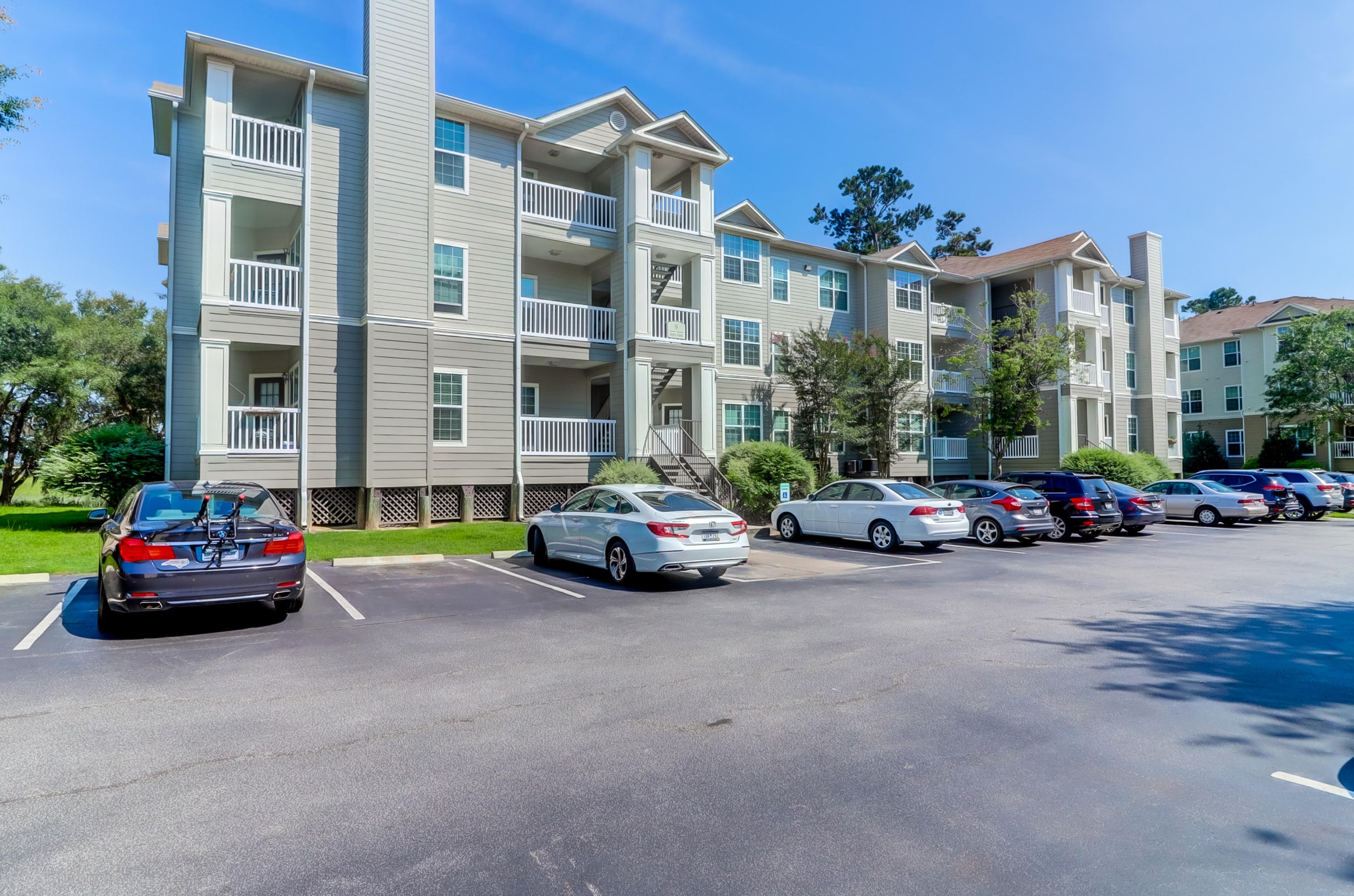 700 Daniel Ellis Dr, Charleston SC  12308-3034 exterior