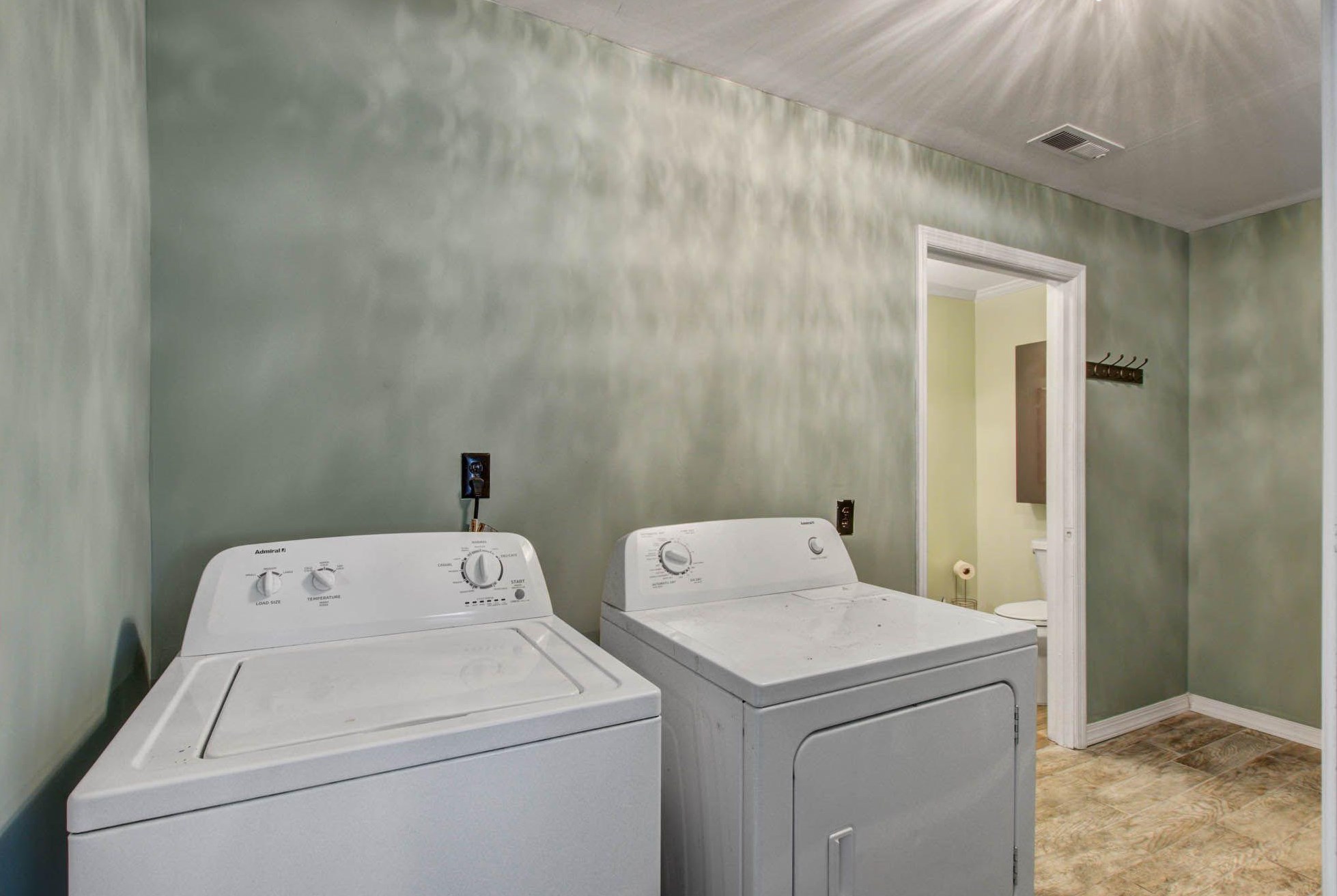 5008 Converse St, Charleston SC  29405-4330 exterior