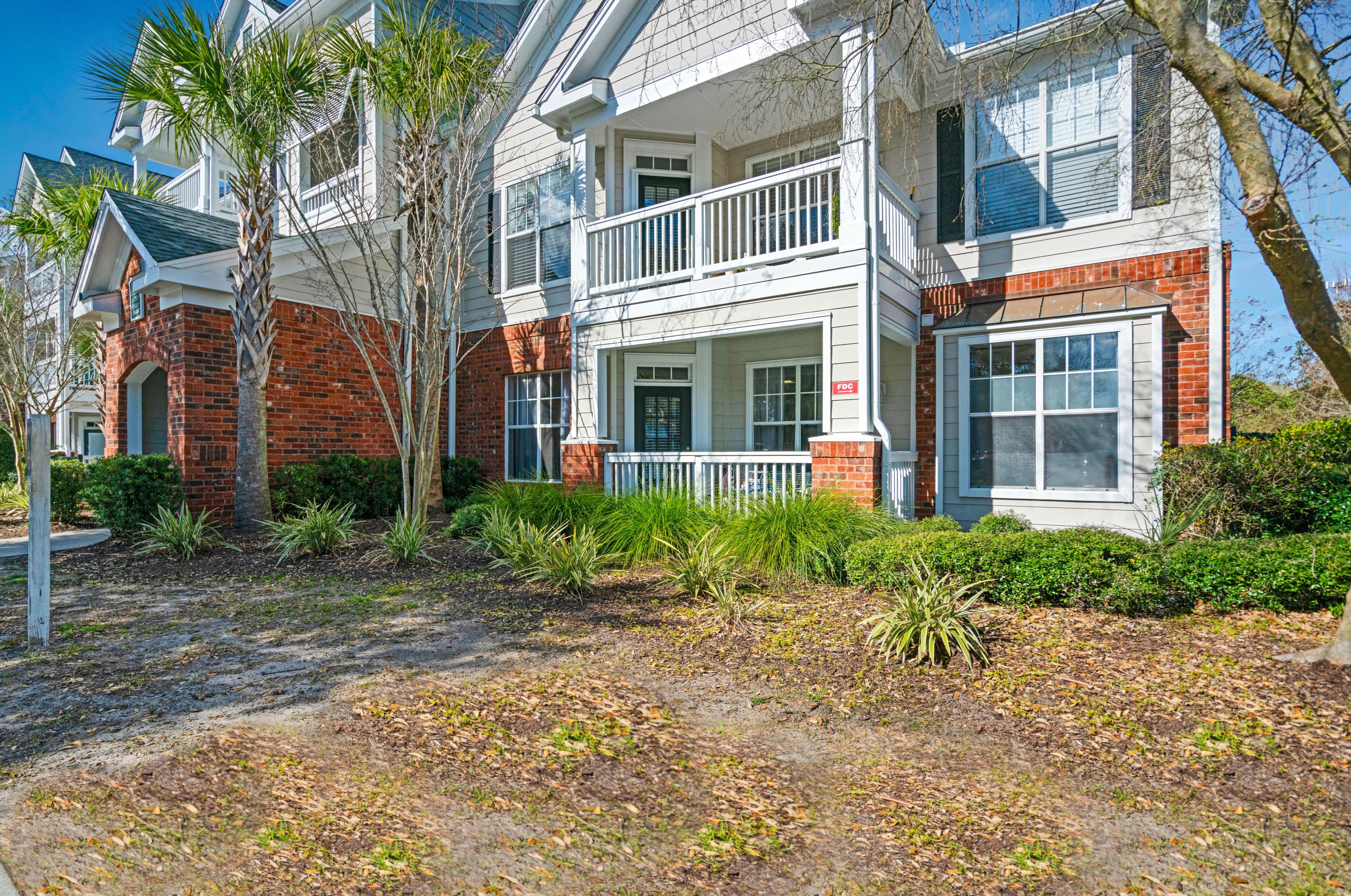 45 Sycamore Ave, Charleston SC  29407-6710 exterior