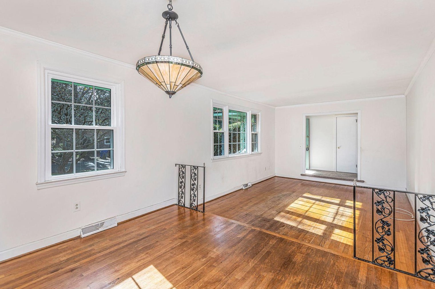 1395 Lenevar Dr, Charleston SC  29407-5149 exterior