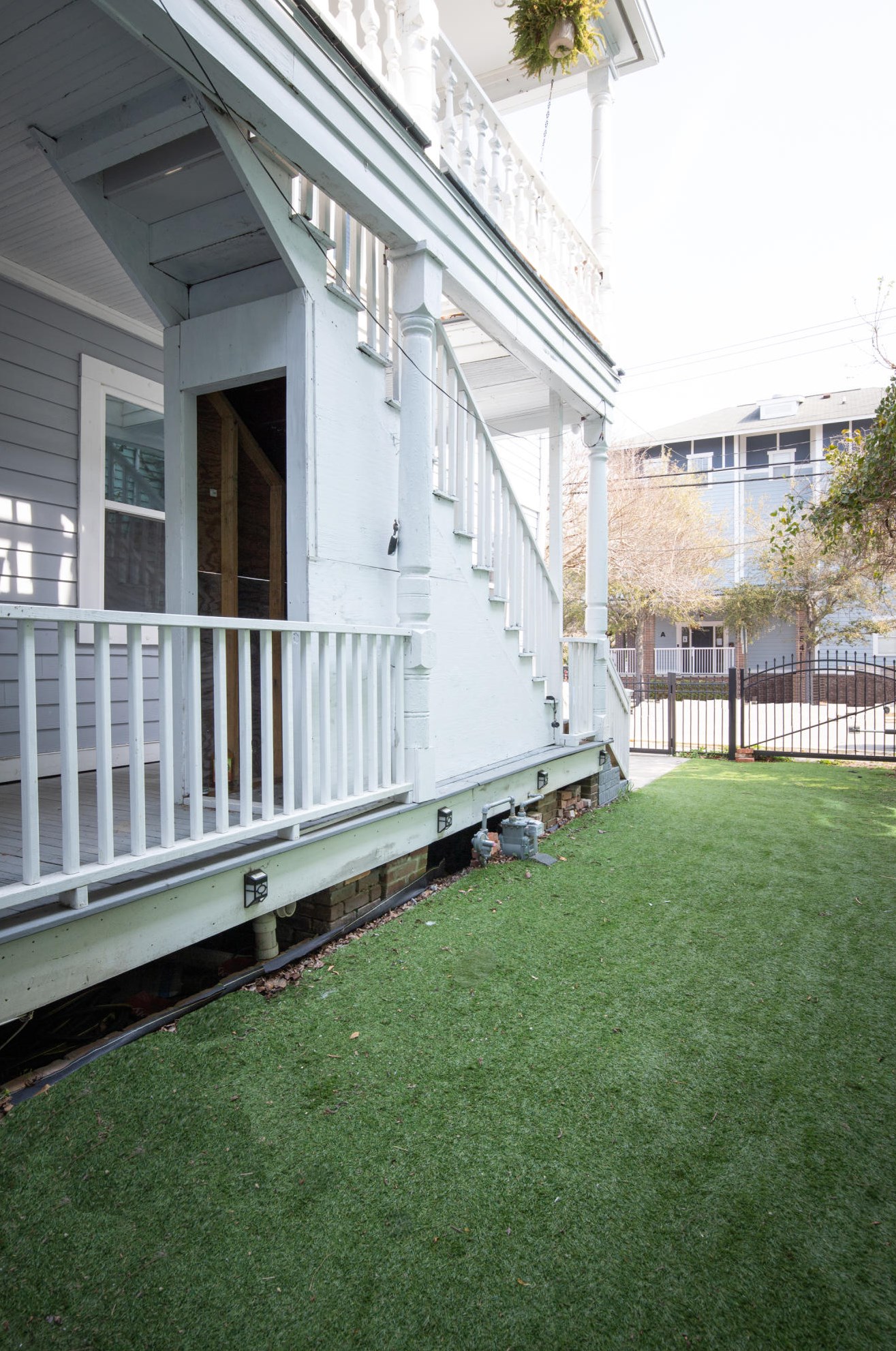 565 Rutledge Ave, Charleston SC  29403-4649 exterior