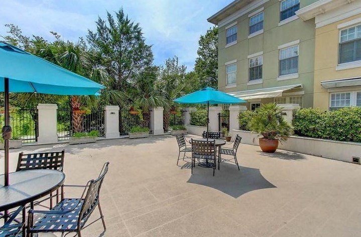 498 Albemarle Rd, Charleston SC  29407-7524 exterior