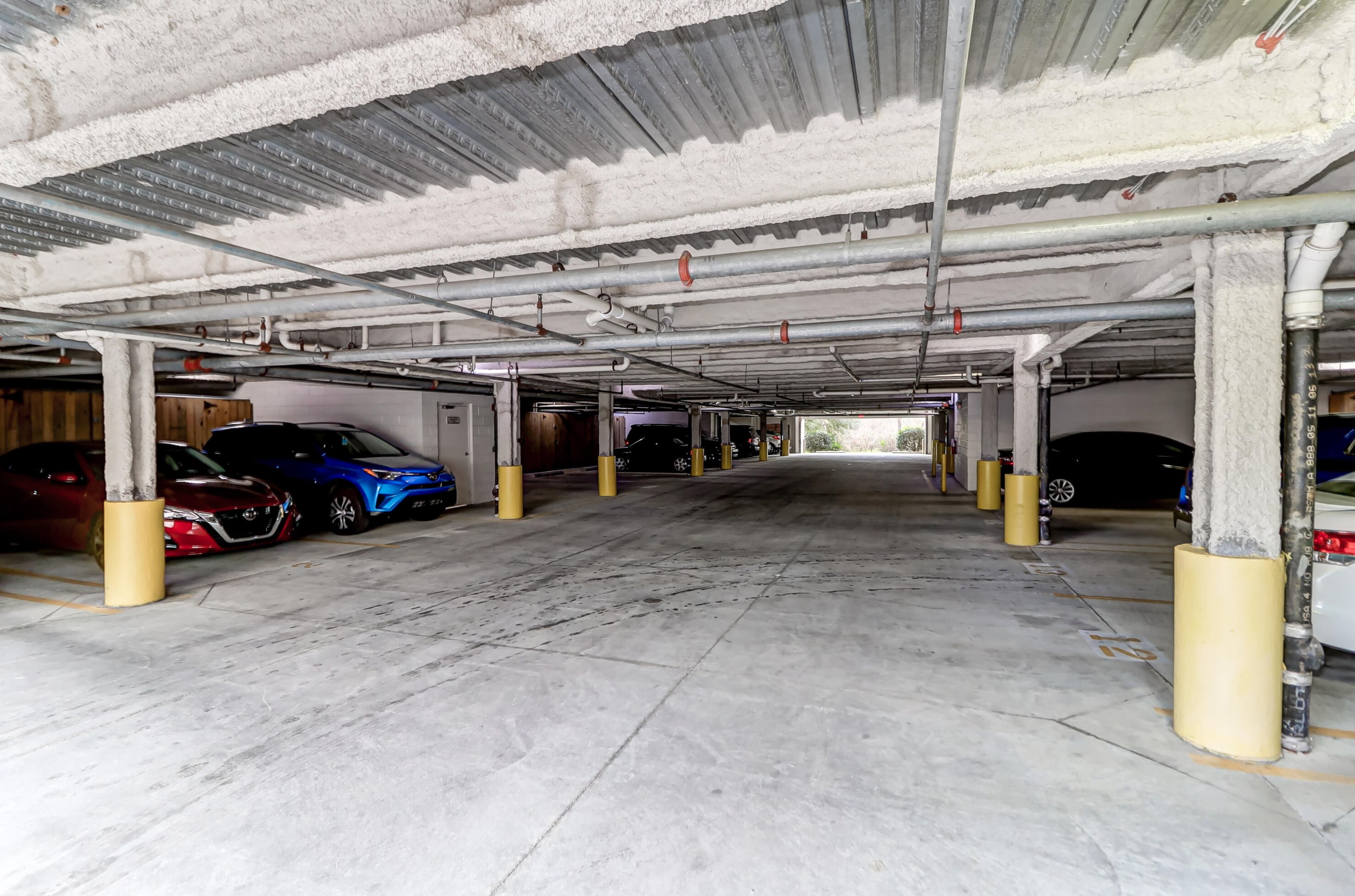 2244 Ashley Crossing Dr, Charleston SC  29414-5700 exterior