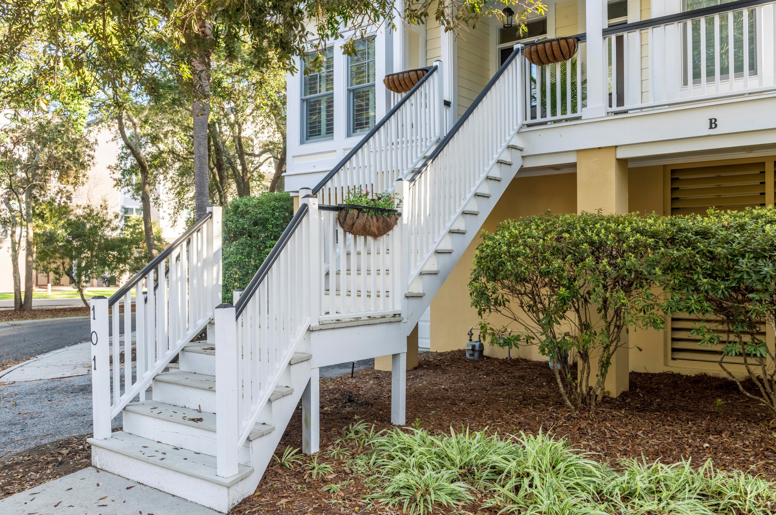 101 Howard Mary Dr, Charleston SC  29412-9584 exterior