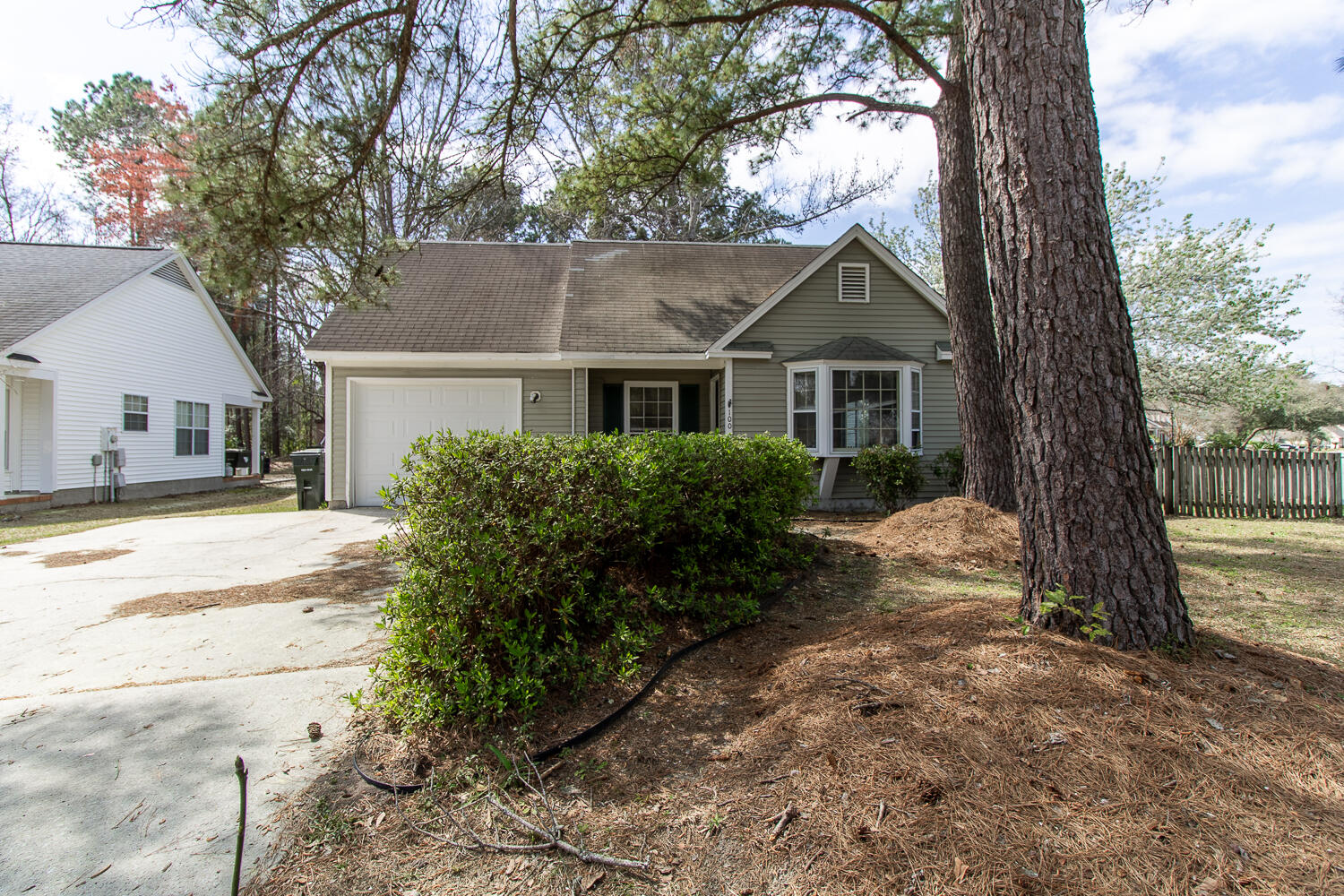 100 St Benets Pl Summerville Sc 29485 Mls 21007637 Coldwell Banker