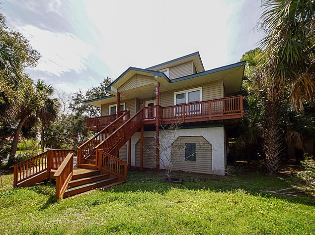 1641 Oak Island Dr, Charleston SC  29412-9519 exterior