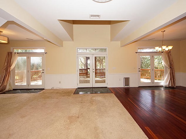 1641 Oak Island Dr, Charleston SC  29412-9519 exterior