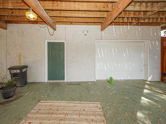 1641 Oak Island Dr, Charleston SC  29412-9519 exterior