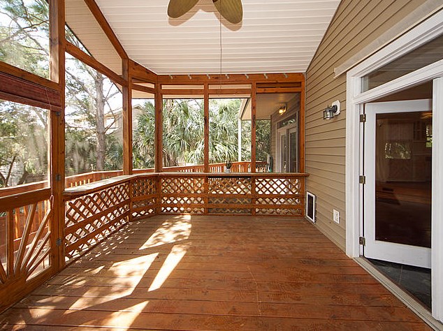 1641 Oak Island Dr, Charleston SC  29412-9519 exterior