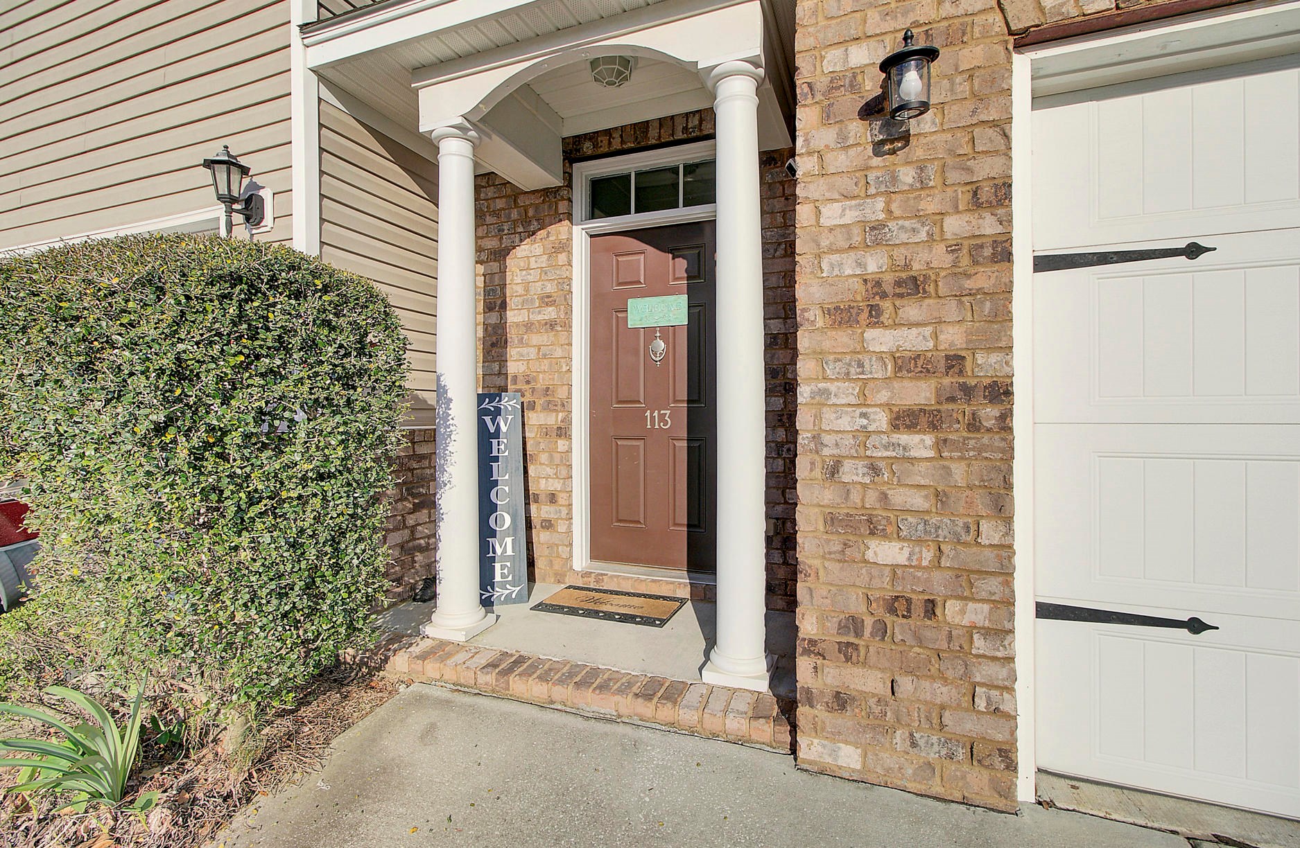 113 Lamplighter Ln, Summerville SC  29483-2140 exterior