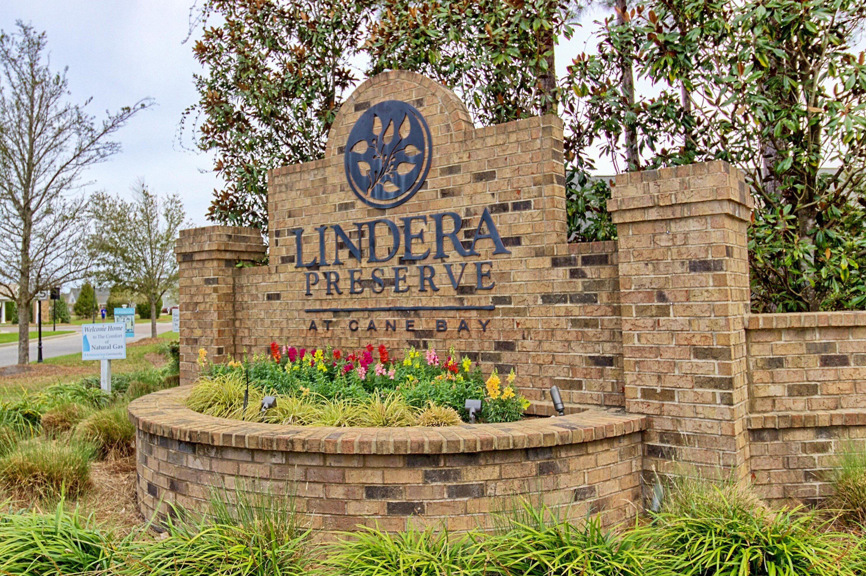 483 Whispering Breeze Ln, Summerville SC  29486 exterior