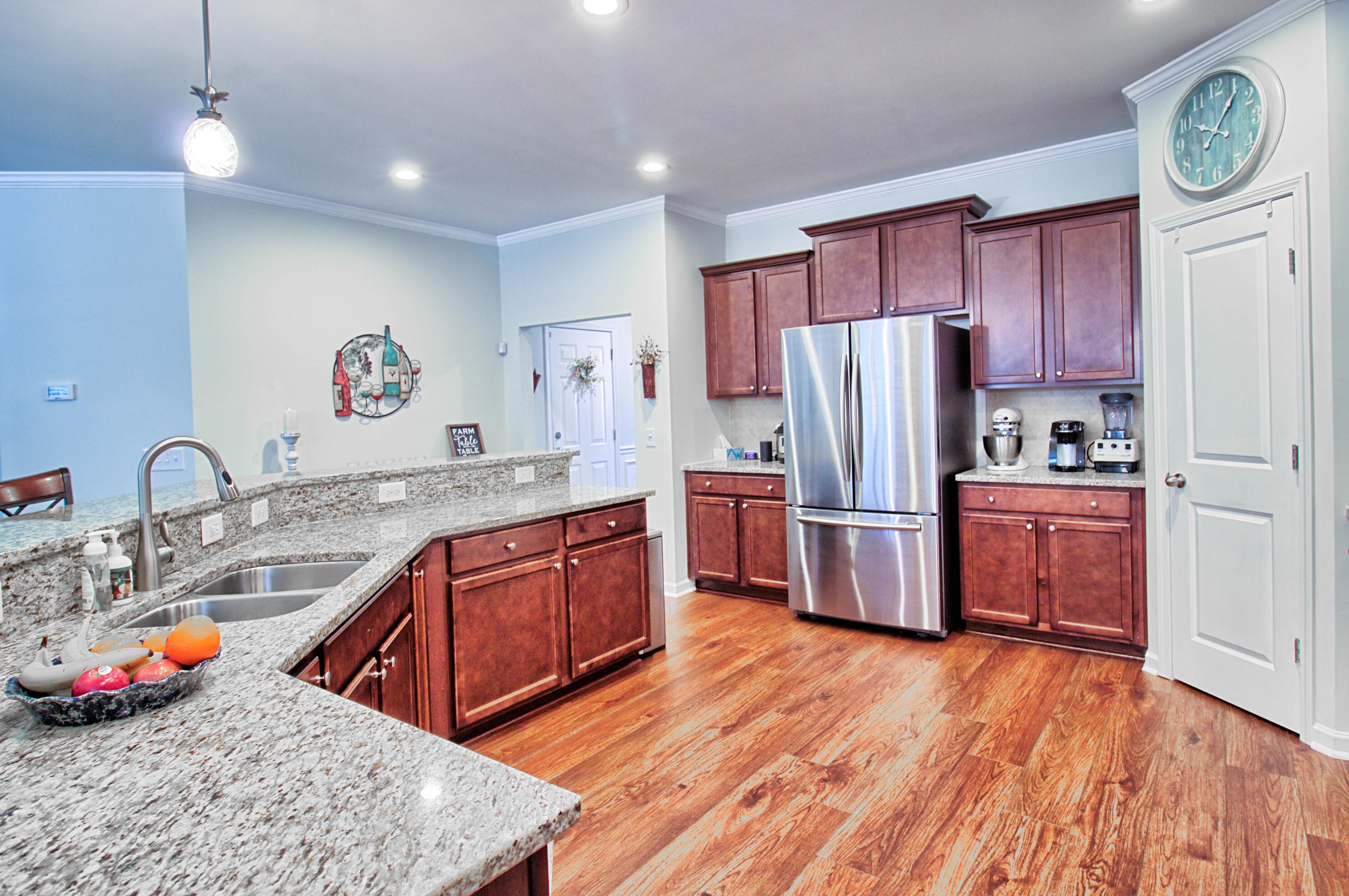 483 Whispering Breeze Ln, Summerville SC  29486 exterior