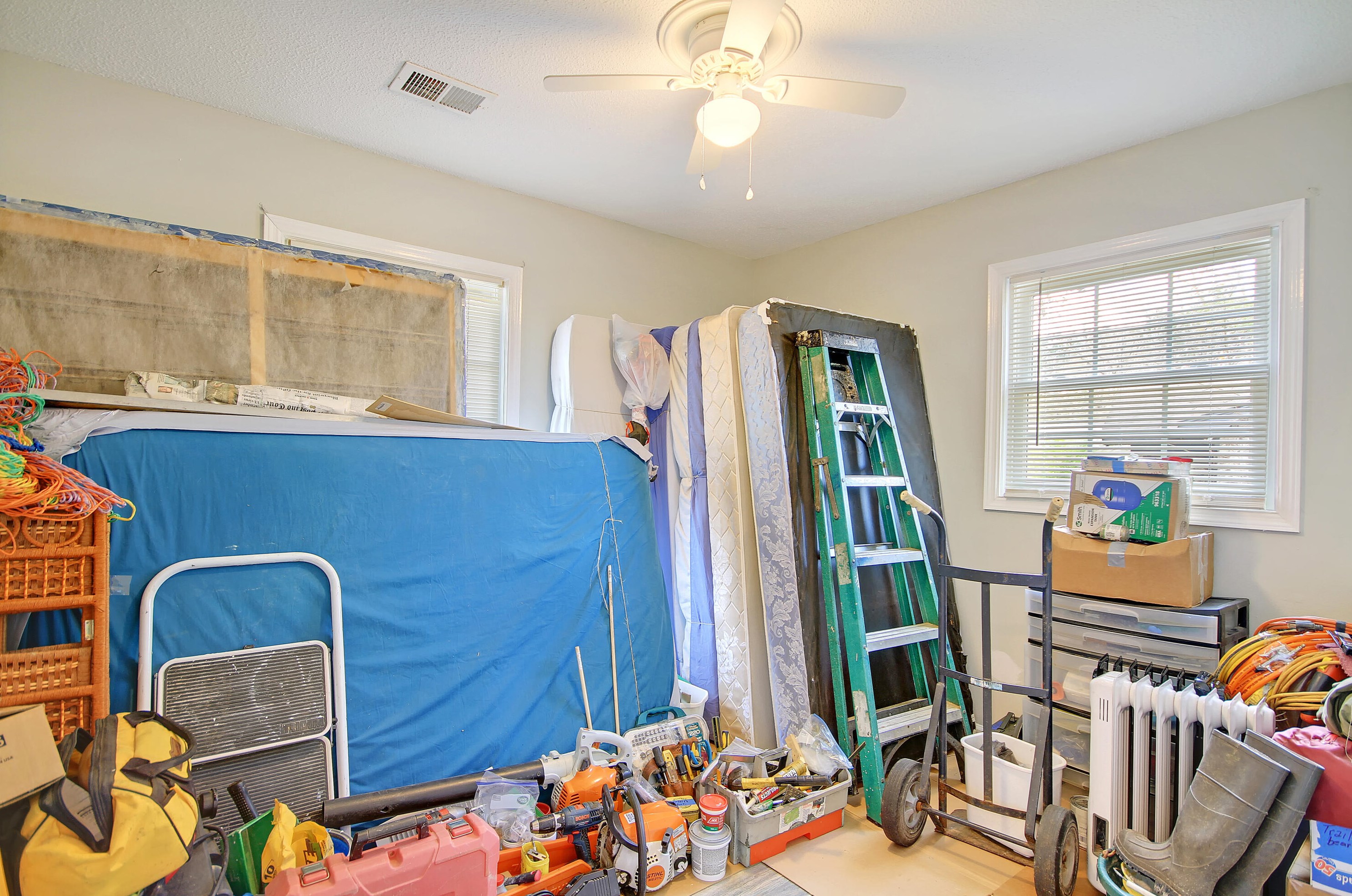 704 Tulip St, Summerville SC  29483-3953 exterior