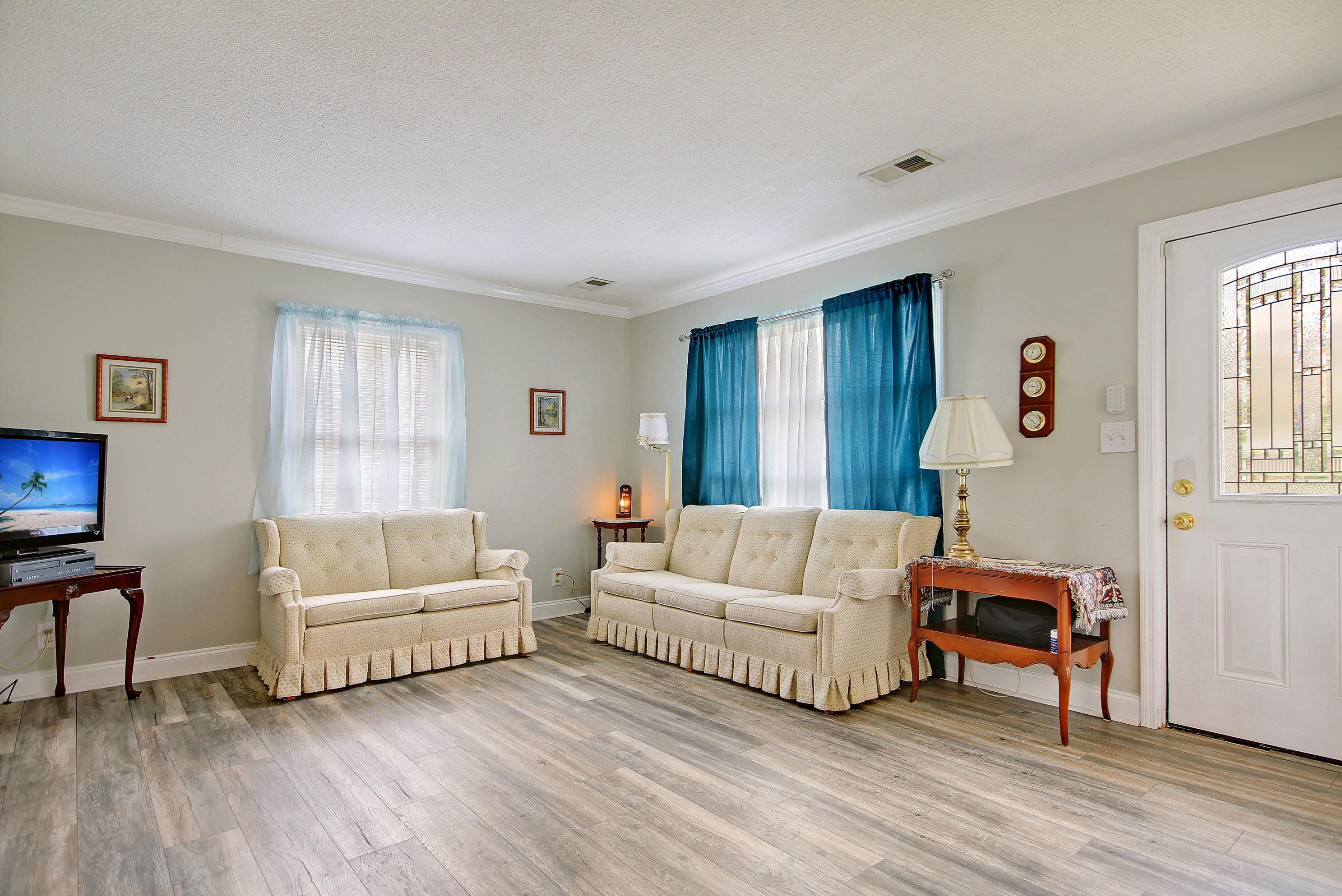 704 Tulip St, Summerville SC  29483-3953 exterior