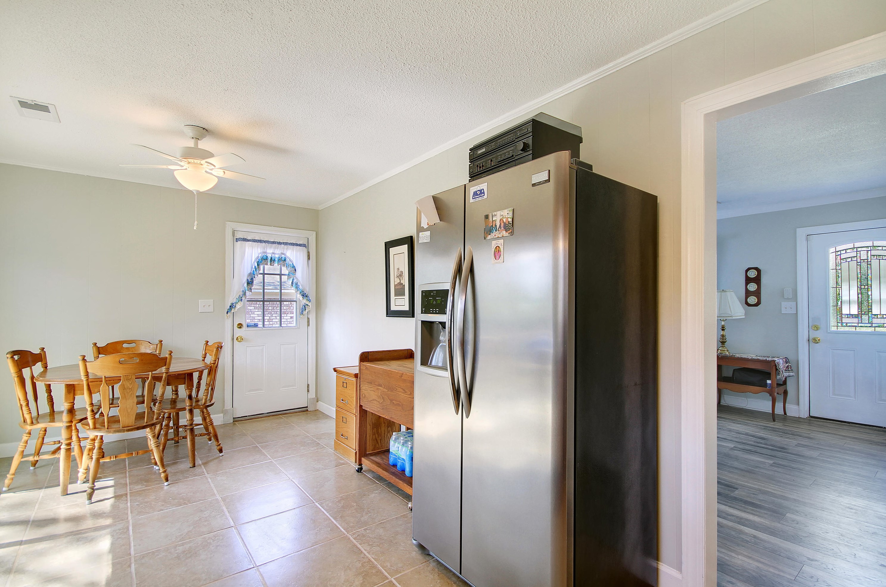 704 Tulip St, Summerville SC  29483-3953 exterior