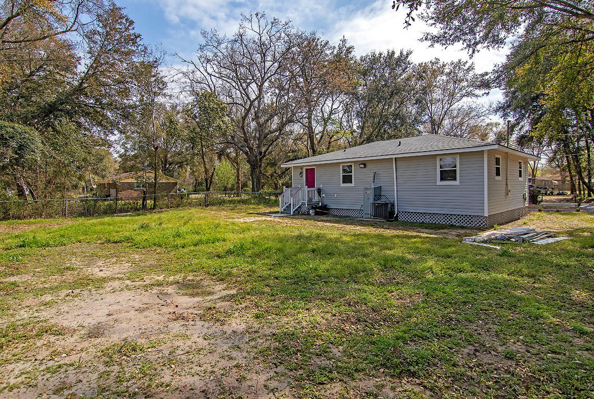 1026 Seaside Ln, Charleston SC 29412-5311 exterior