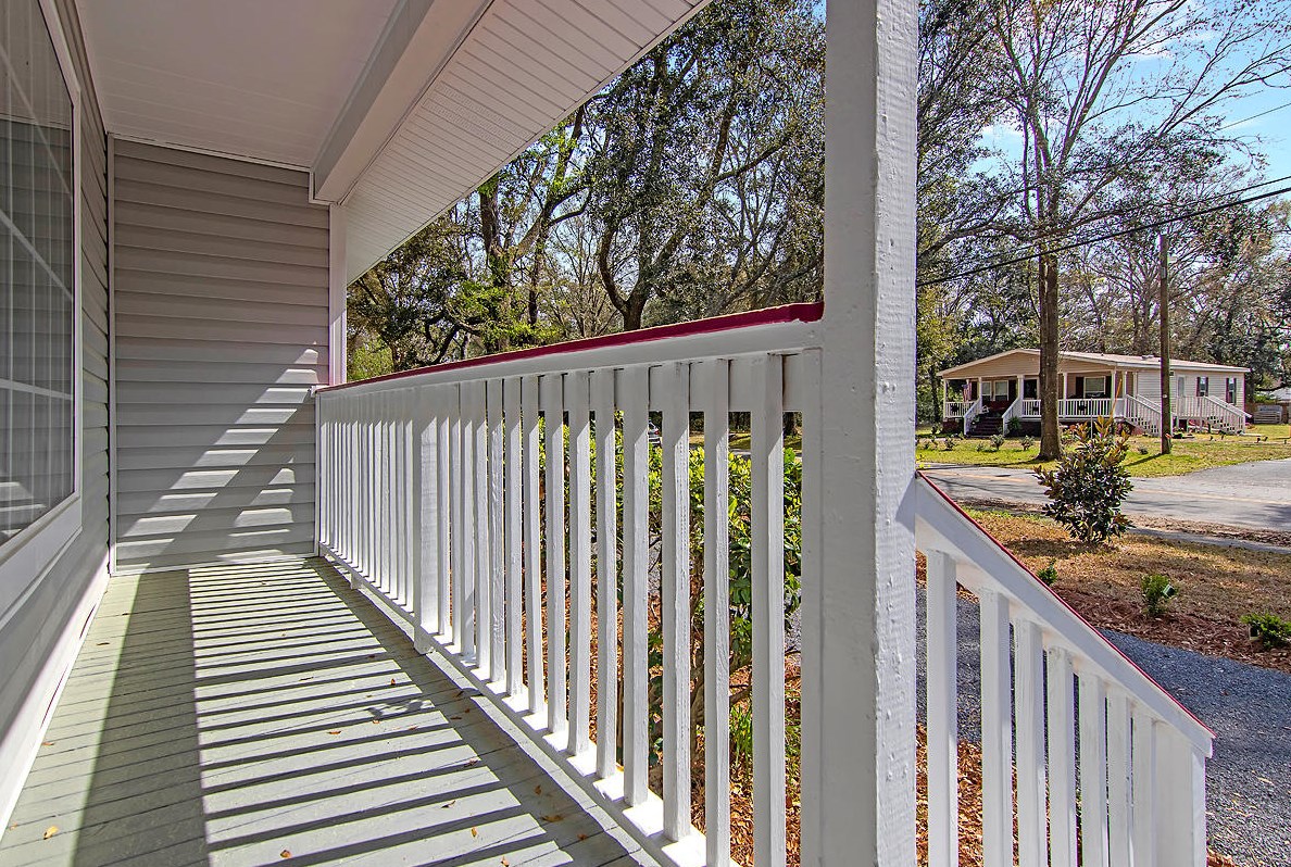 1026 Seaside Ln, Charleston SC 29412-5311 exterior