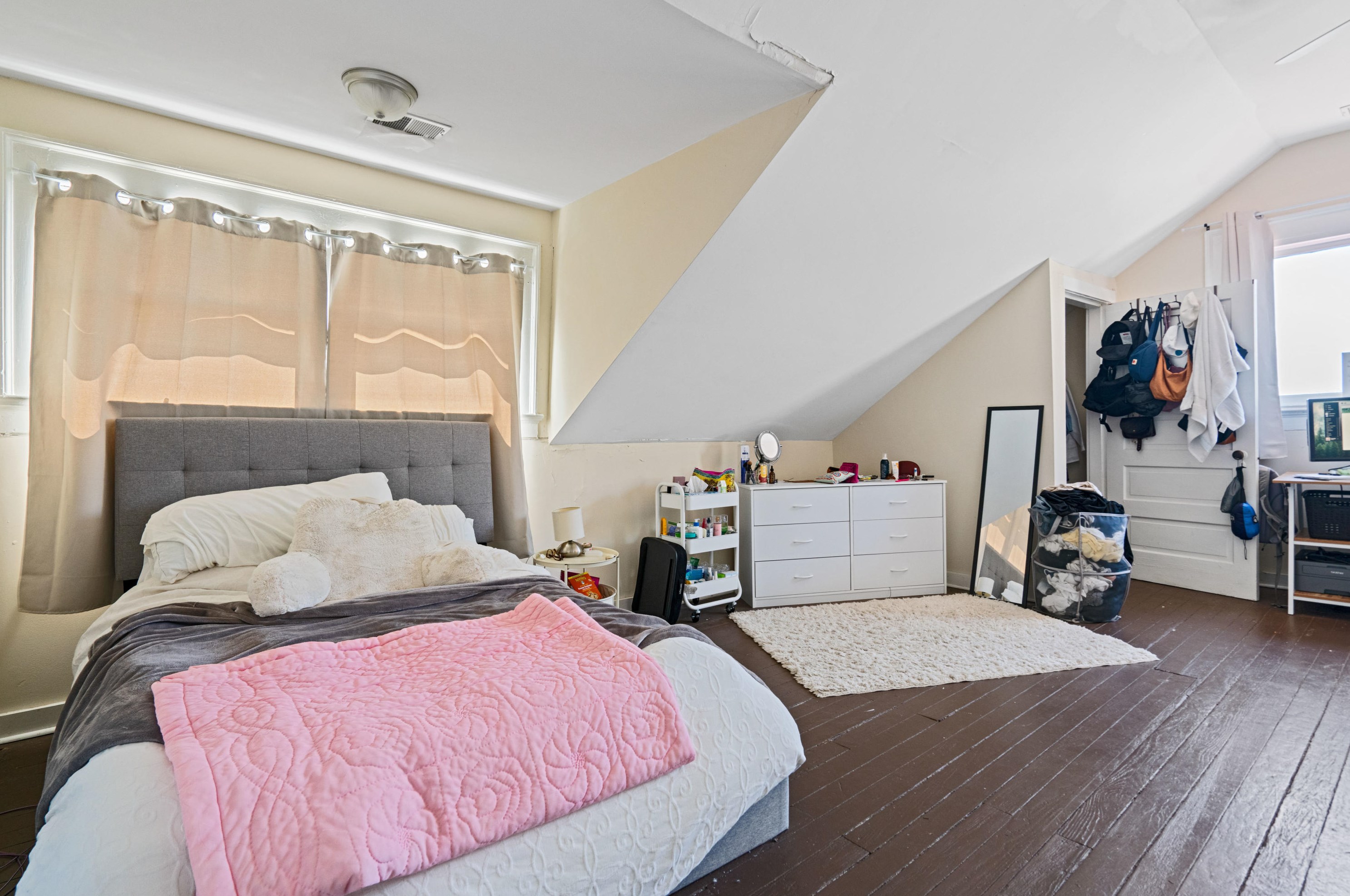 135 Ashley Ave, Charleston SC 29401-1804 exterior