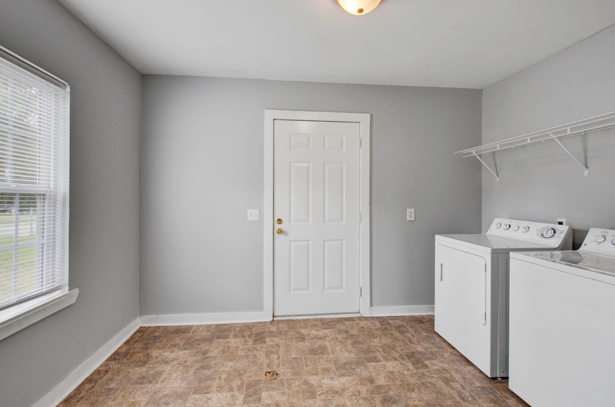 4335 Andrews St, Charleston SC  29418-5222 exterior
