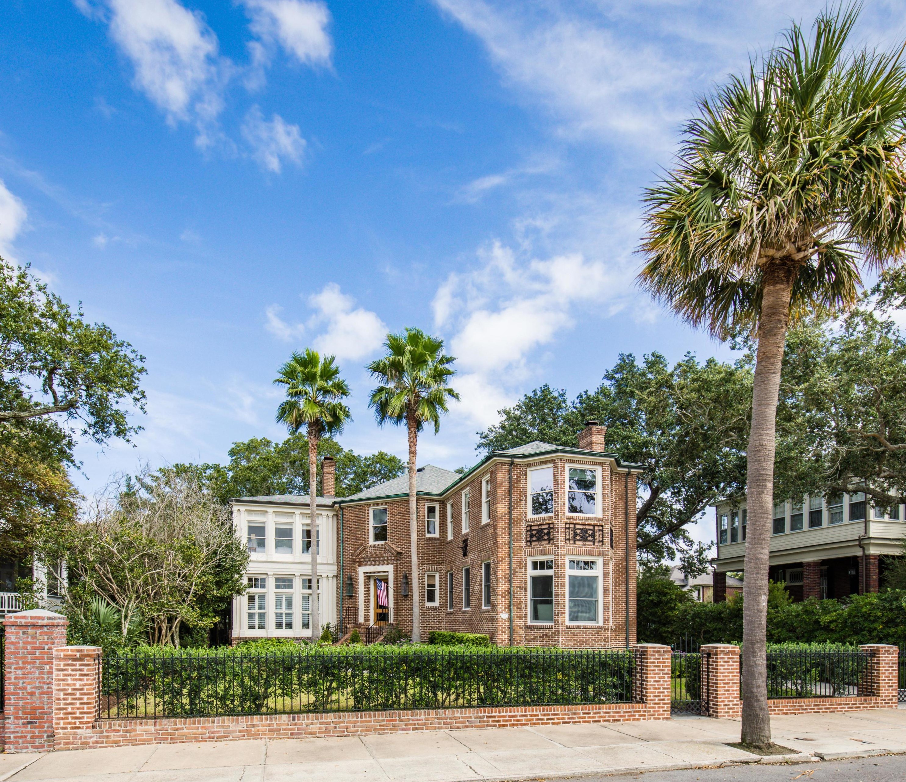 72 Murray Blvd, Charleston SC  29401-2316 exterior