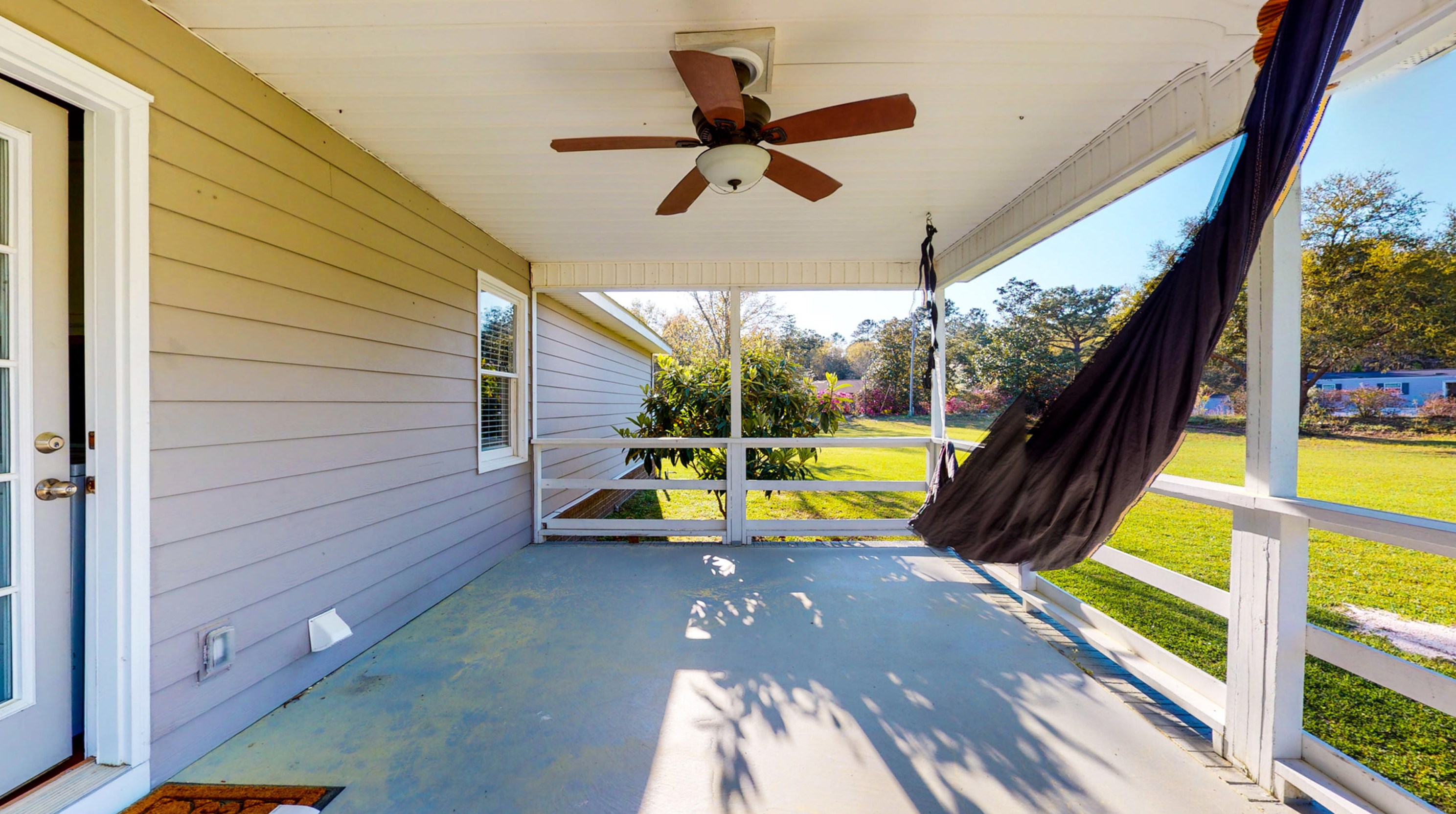 504 Sugar Ln, Cordesville SC  29434-9696 exterior