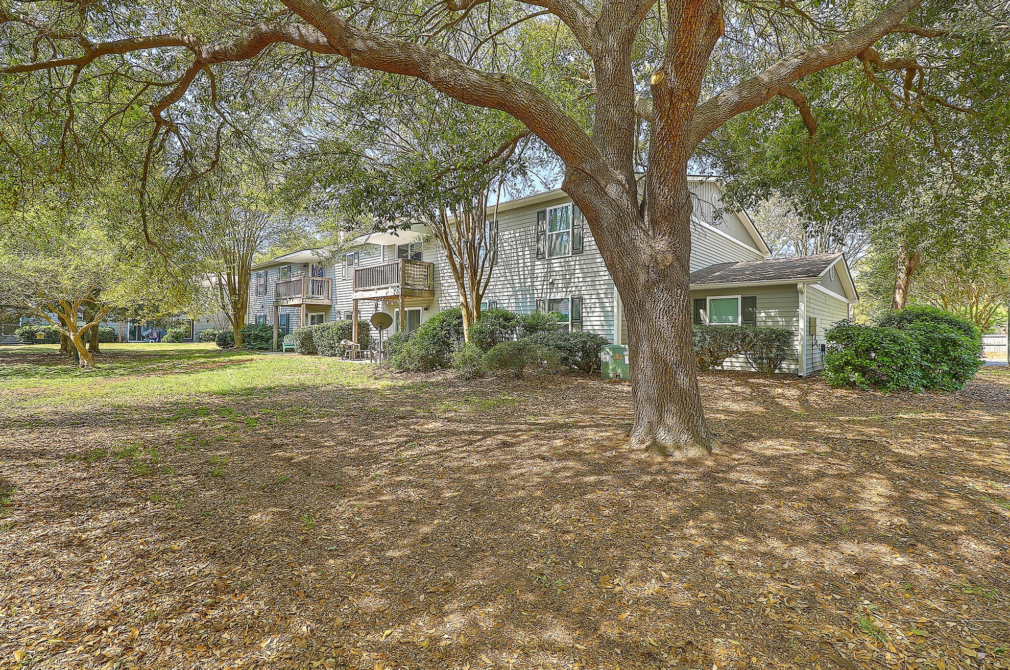 1402 Camp Rd, Charleston SC  29412-3732 exterior