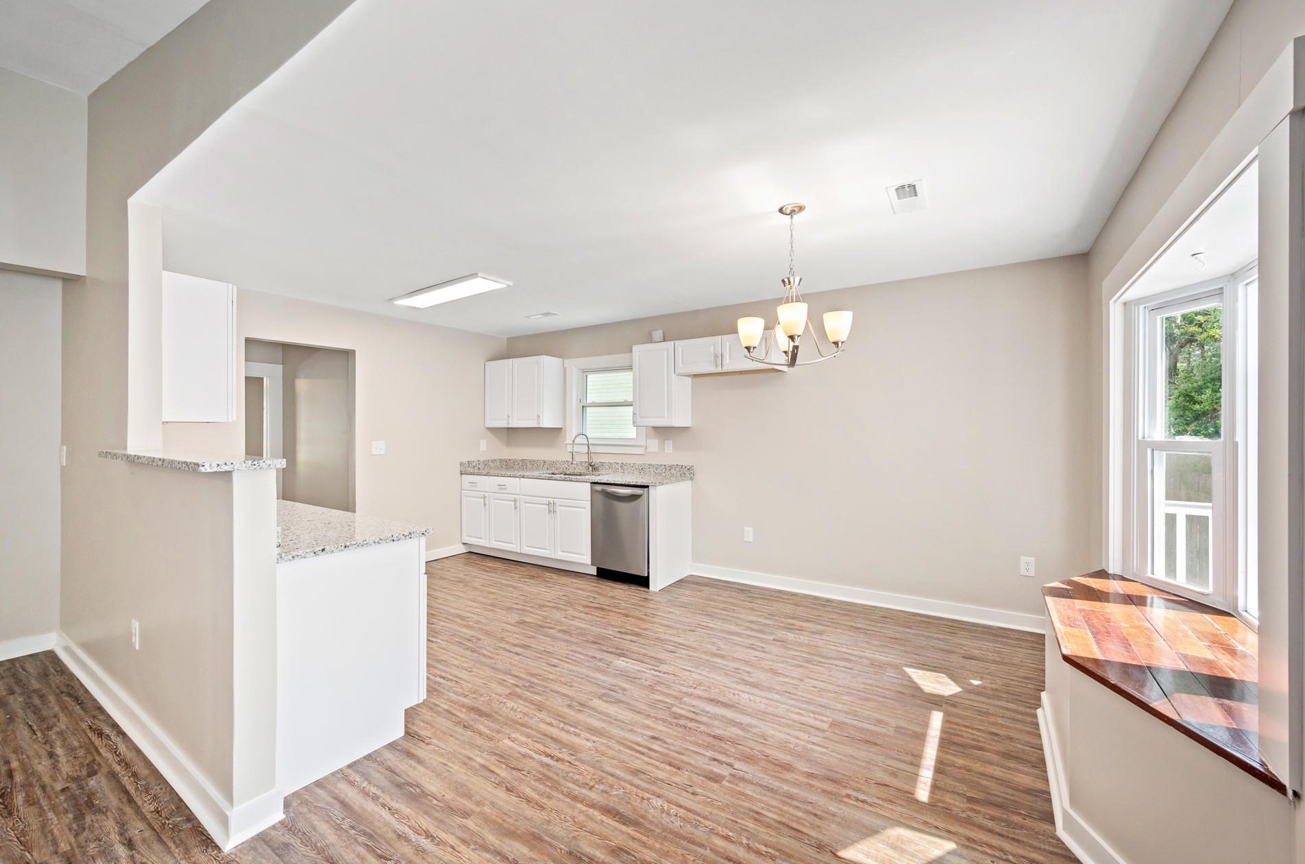 105 Iron Rd, Summerville SC  29483-7728 exterior