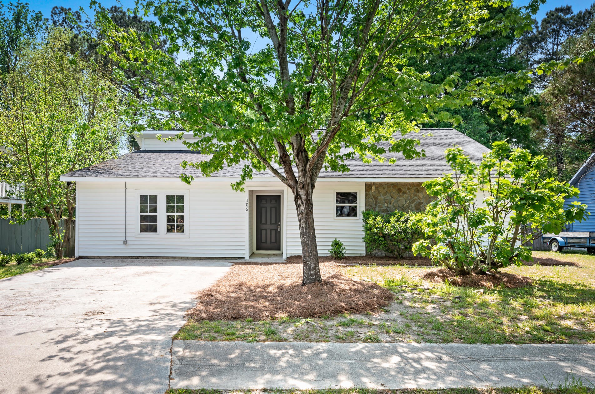 105 Iron Rd, Summerville SC  29483-7728 exterior