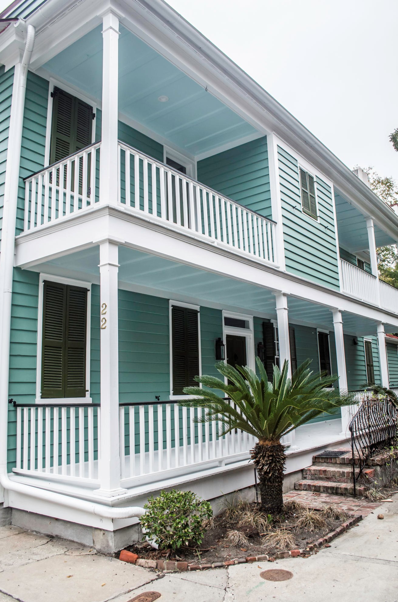 22 Gadsden St, Charleston SC  29401-1204 exterior