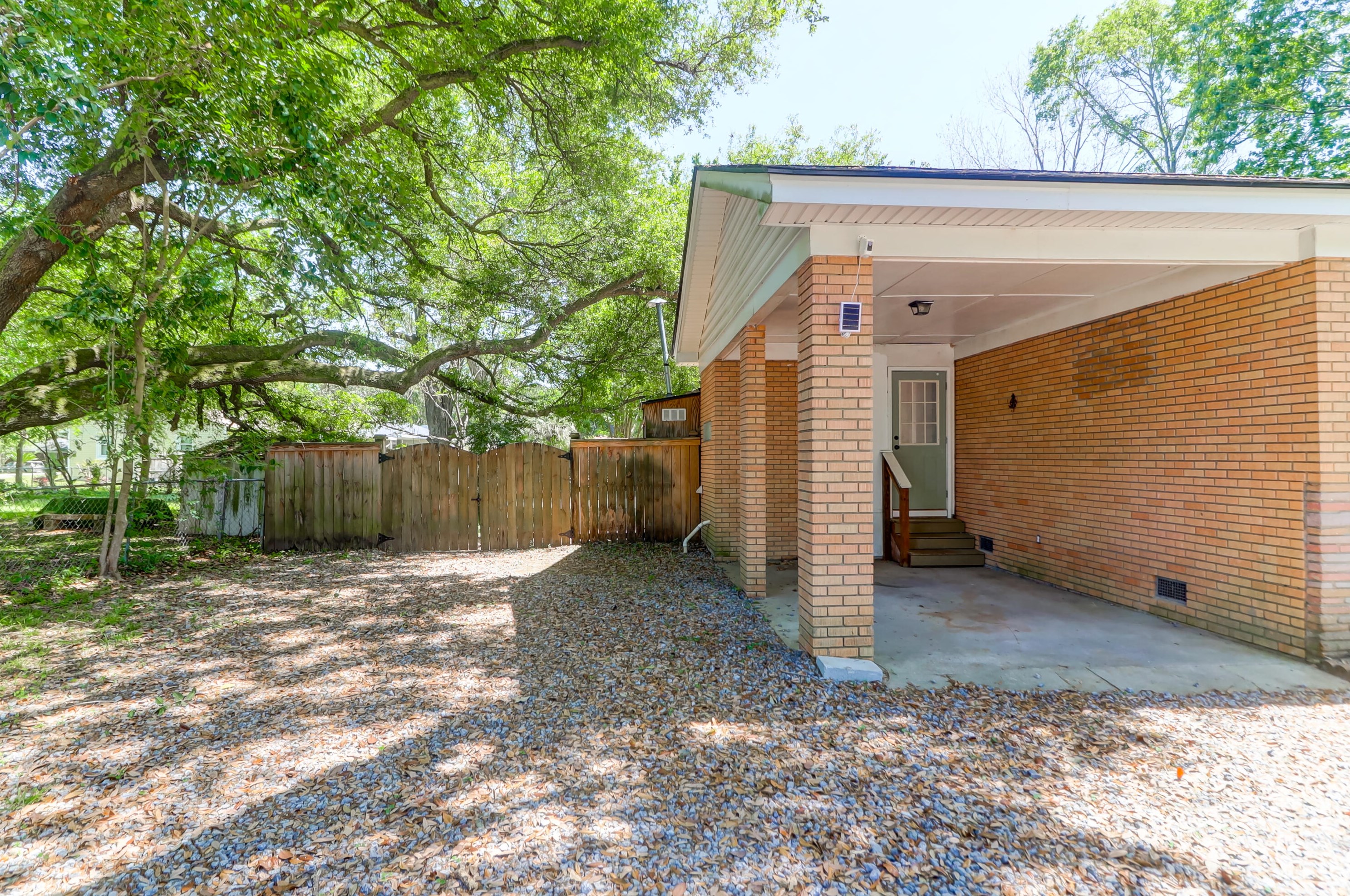 728 Melrose Dr, Charleston SC  29414-5506 exterior