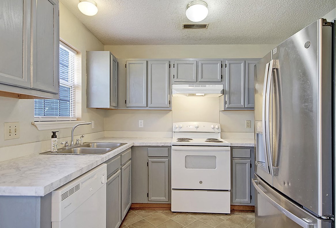 4045 Napoleon Dr, Charleston SC  29418-6819 exterior