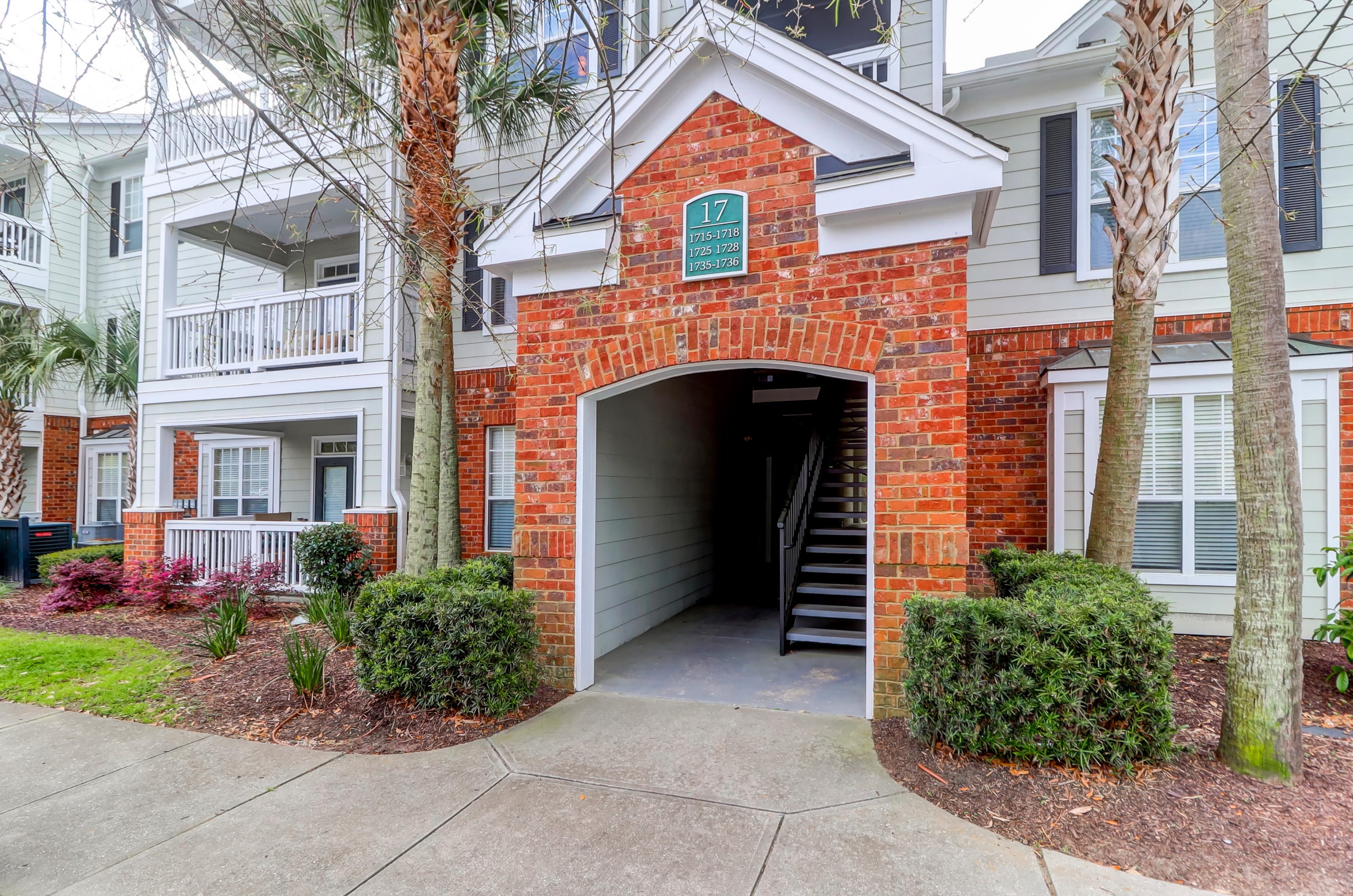 45 Sycamore Ave, Charleston SC  29407-6710 exterior