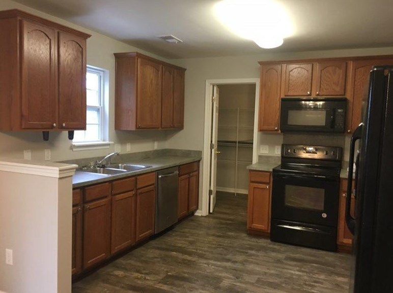209 Avonshire Dr, Summerville SC  29483-7356 exterior