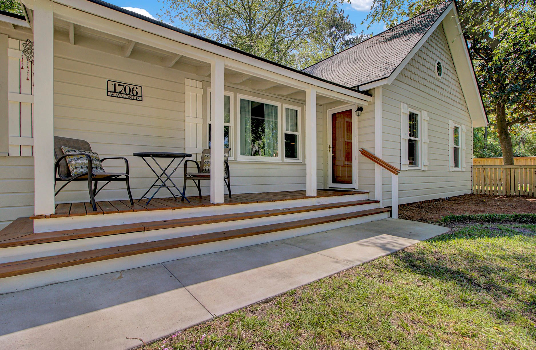 1706 Avalon Cir, Charleston SC  29407-3614 exterior