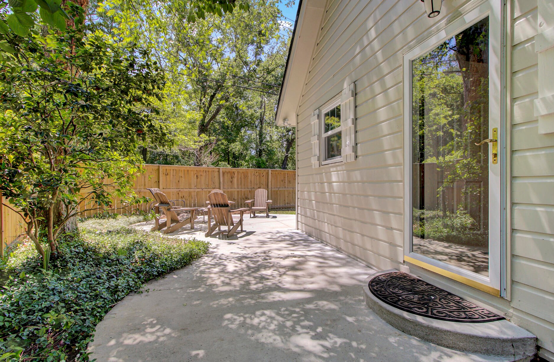 1706 Avalon Cir, Charleston SC  29407-3614 exterior