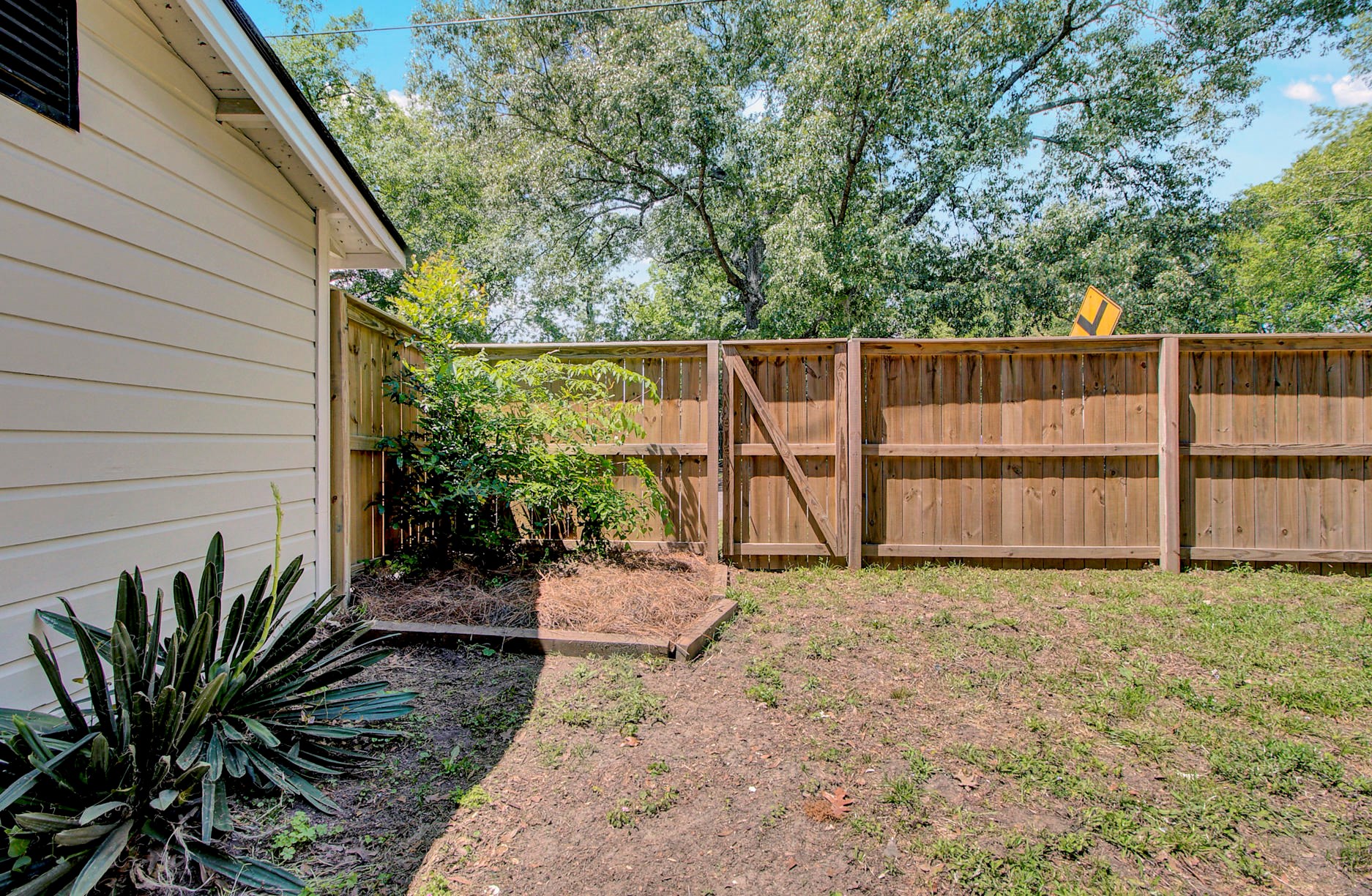 1706 Avalon Cir, Charleston SC  29407-3614 exterior