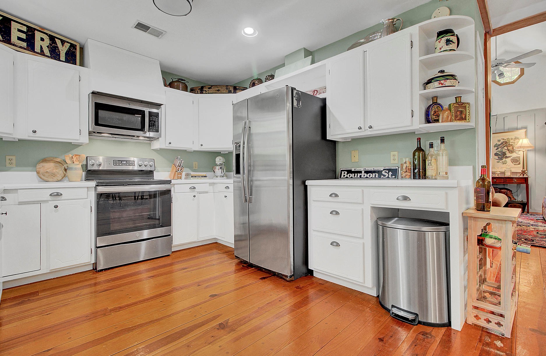 1706 Avalon Cir, Charleston SC  29407-3614 exterior