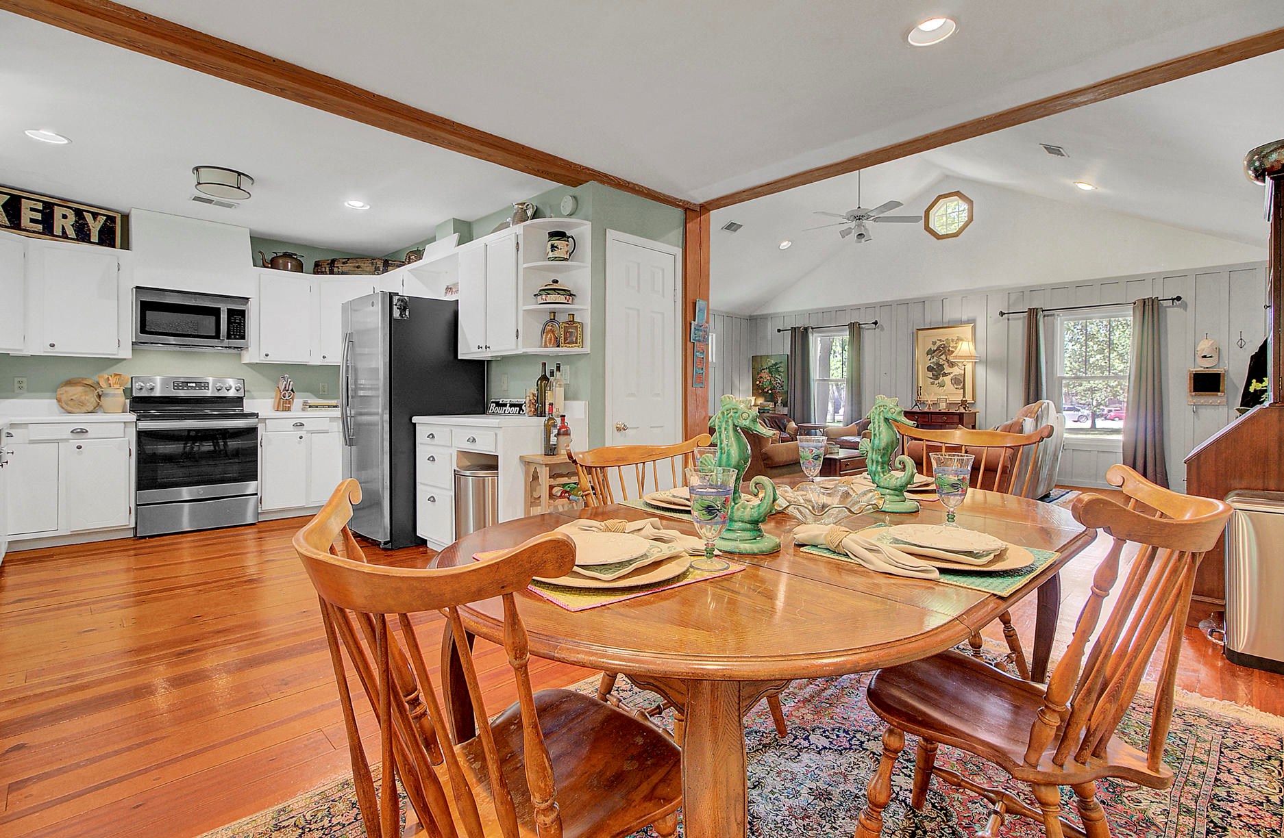 1706 Avalon Cir, Charleston SC  29407-3614 exterior