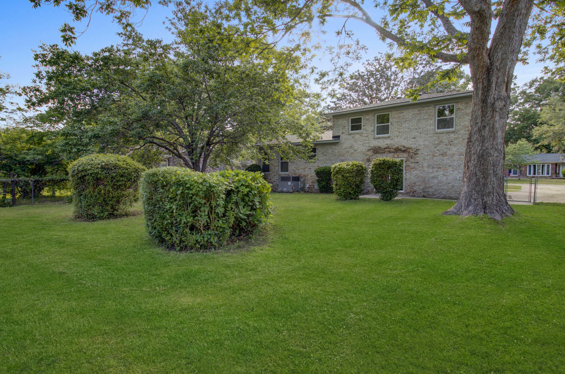 1378 Lenevar Dr, Charleston SC  29407-5117 exterior