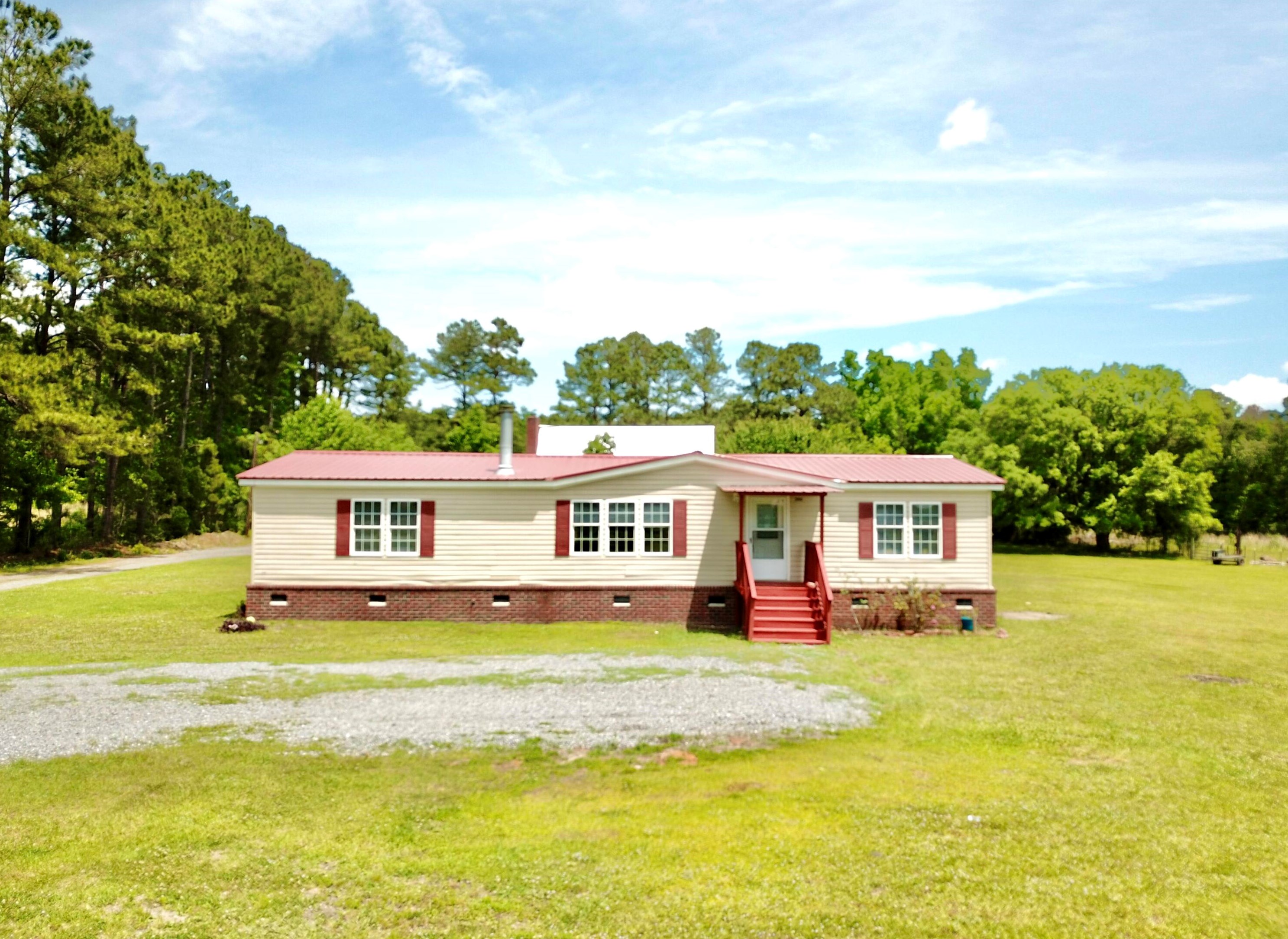 256 Skyland Ln, Moncks Corner SC  29461-7547 exterior