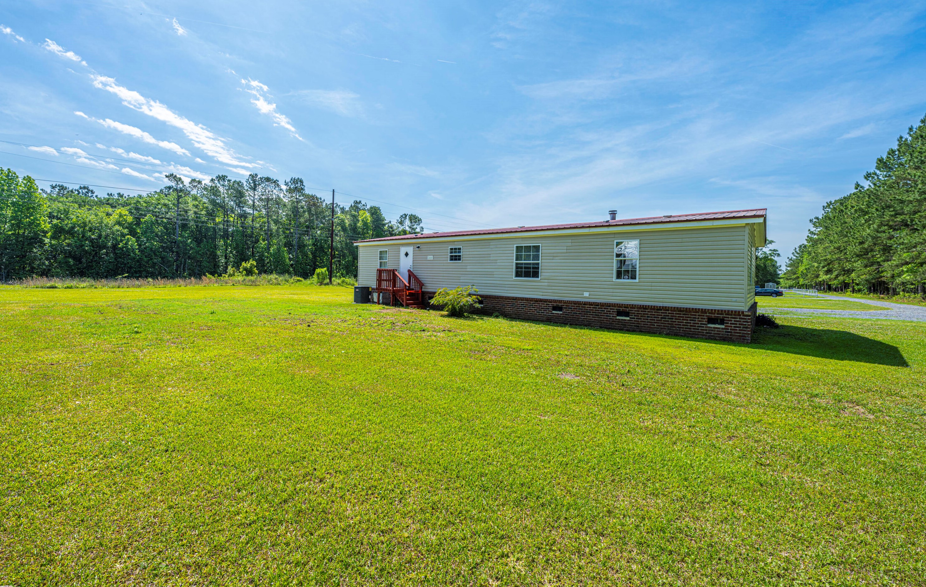 256 Skyland Ln, Moncks Corner SC  29461-7547 exterior