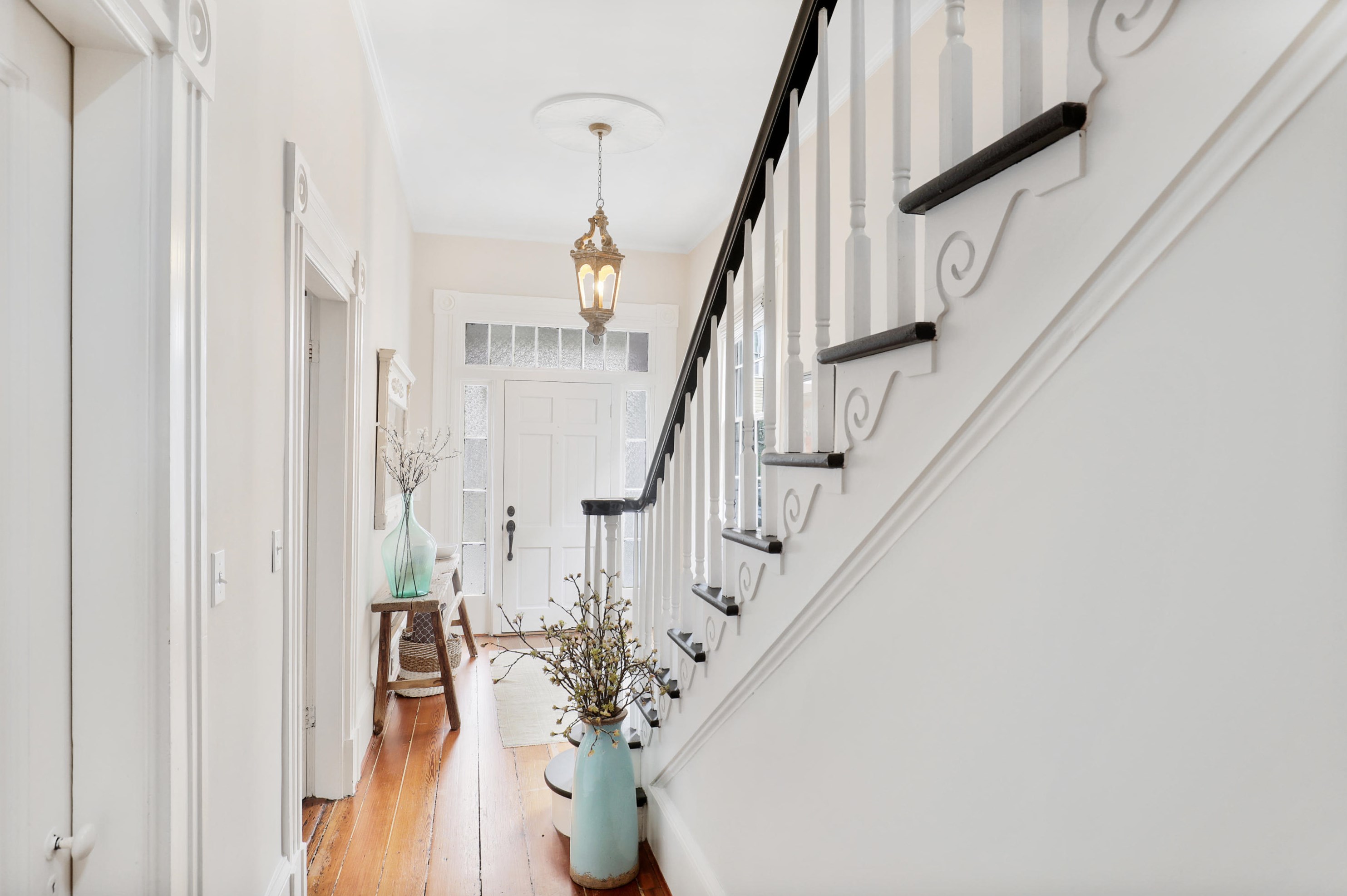 8 Gadsden St, Charleston SC 29401-1205 exterior