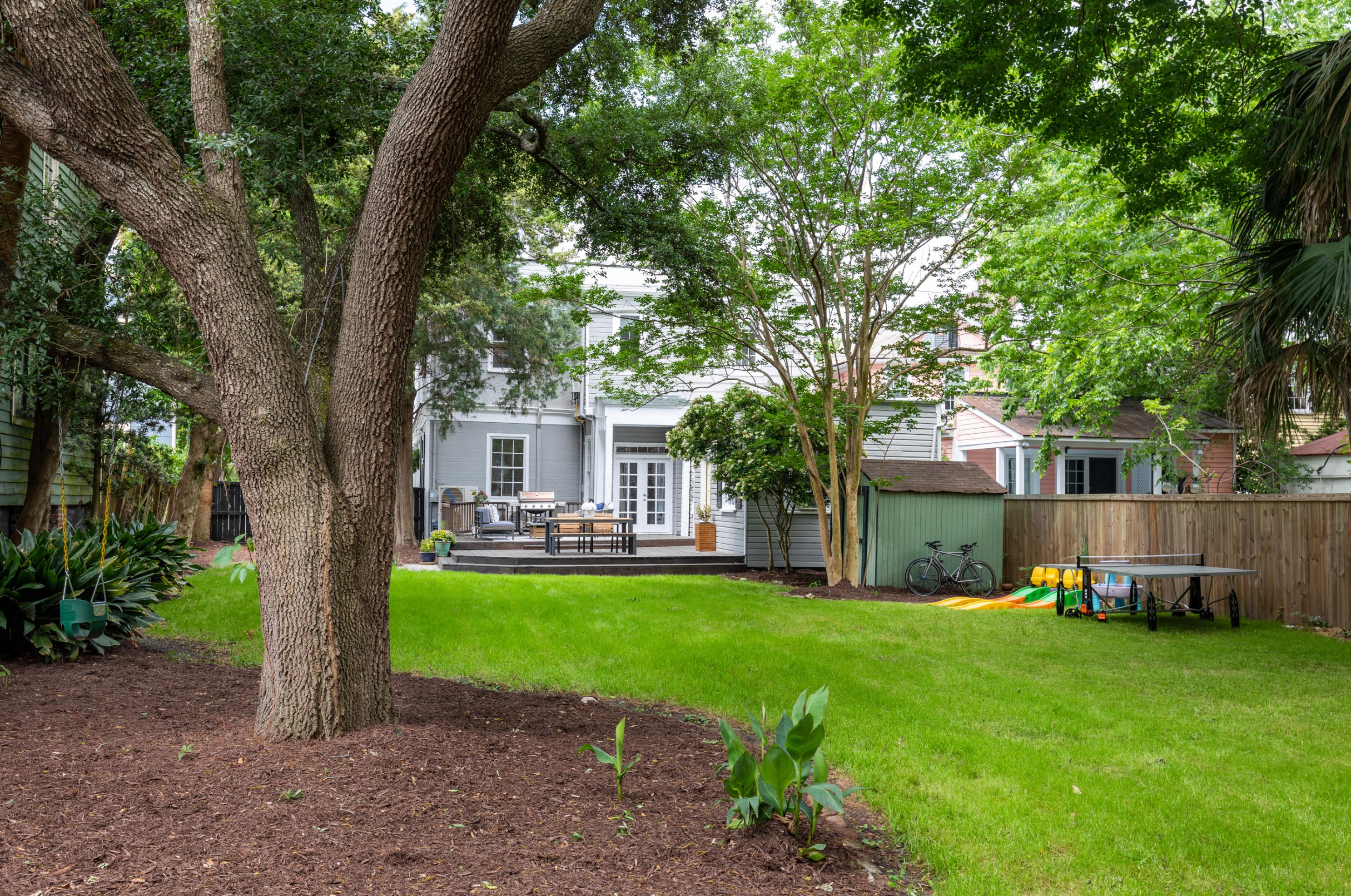 8 Gadsden St, Charleston SC 29401-1205 exterior