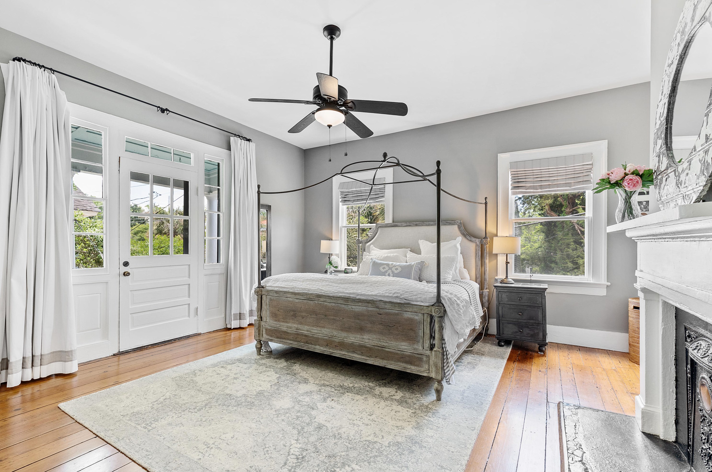 8 Gadsden St, Charleston SC 29401-1205 exterior