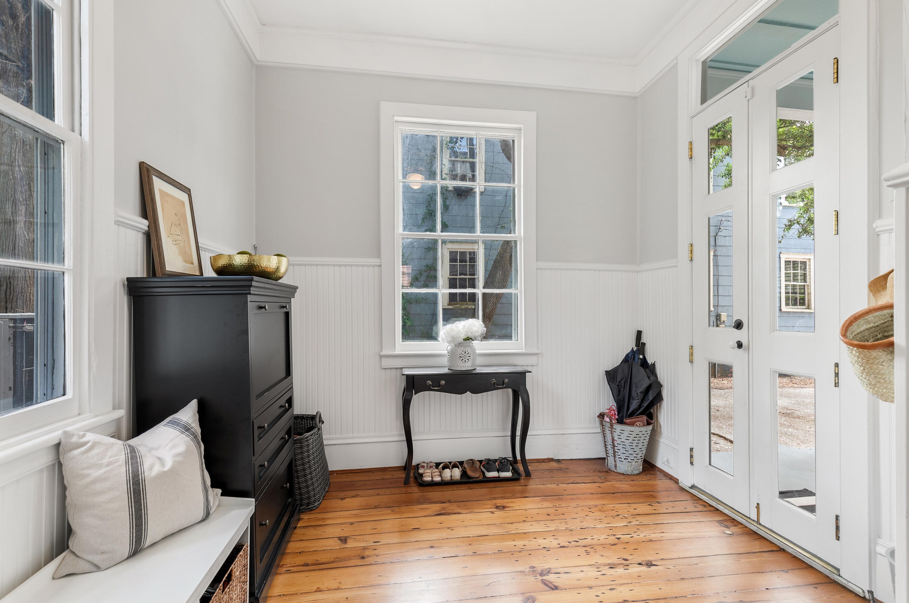 8 Gadsden St, Charleston SC 29401-1205 exterior