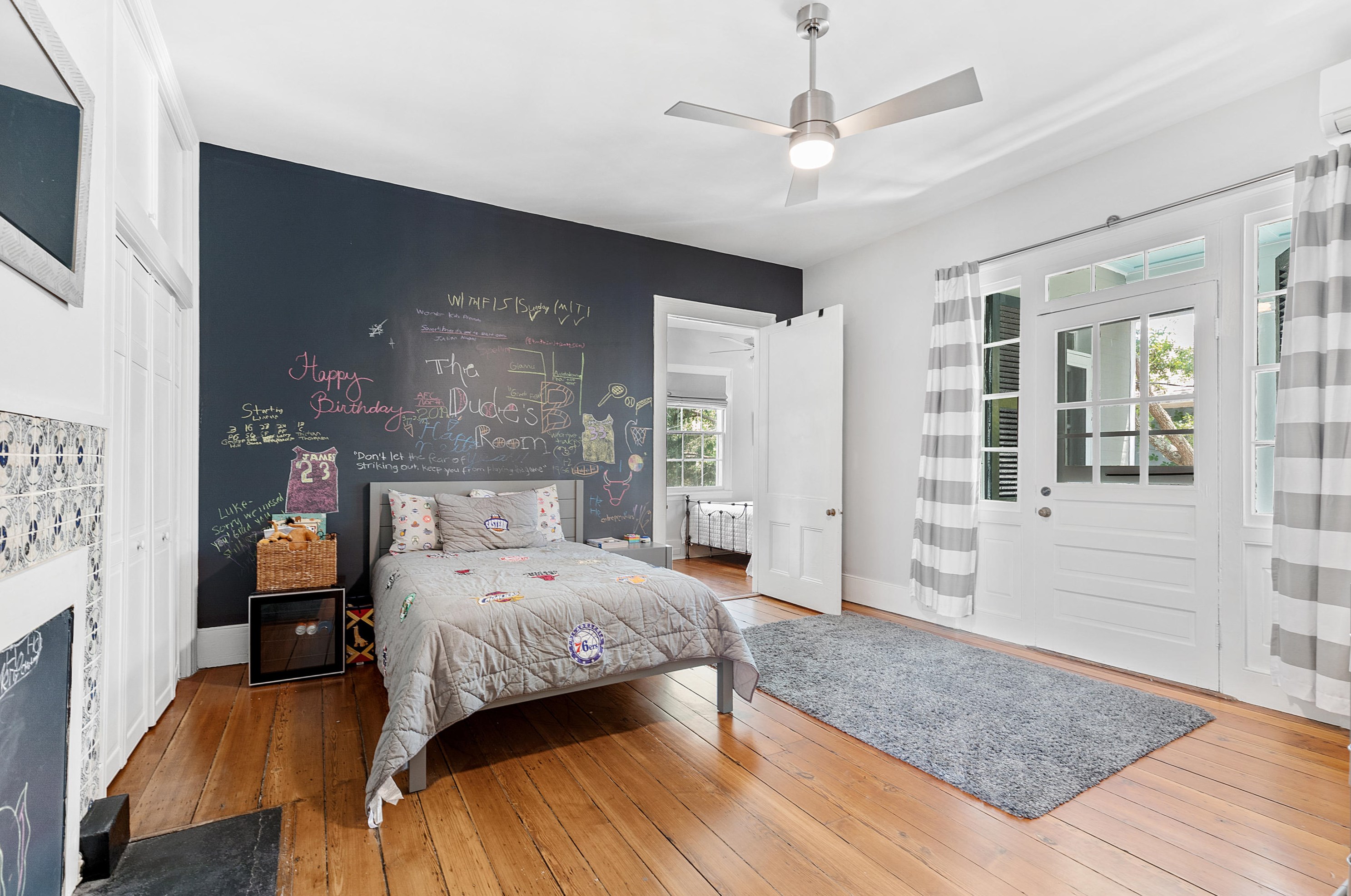 8 Gadsden St, Charleston SC 29401-1205 exterior