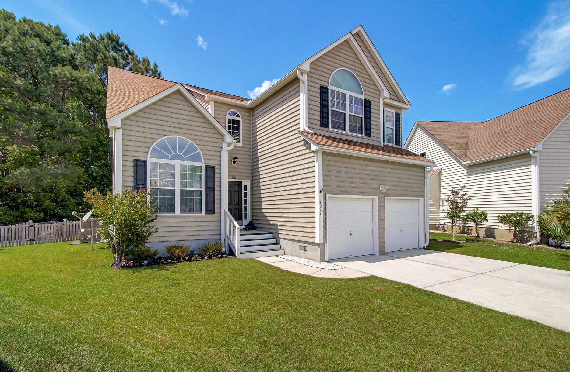 1064 Willoughby Ln, Mount Pleasant SC  29466-9038 exterior