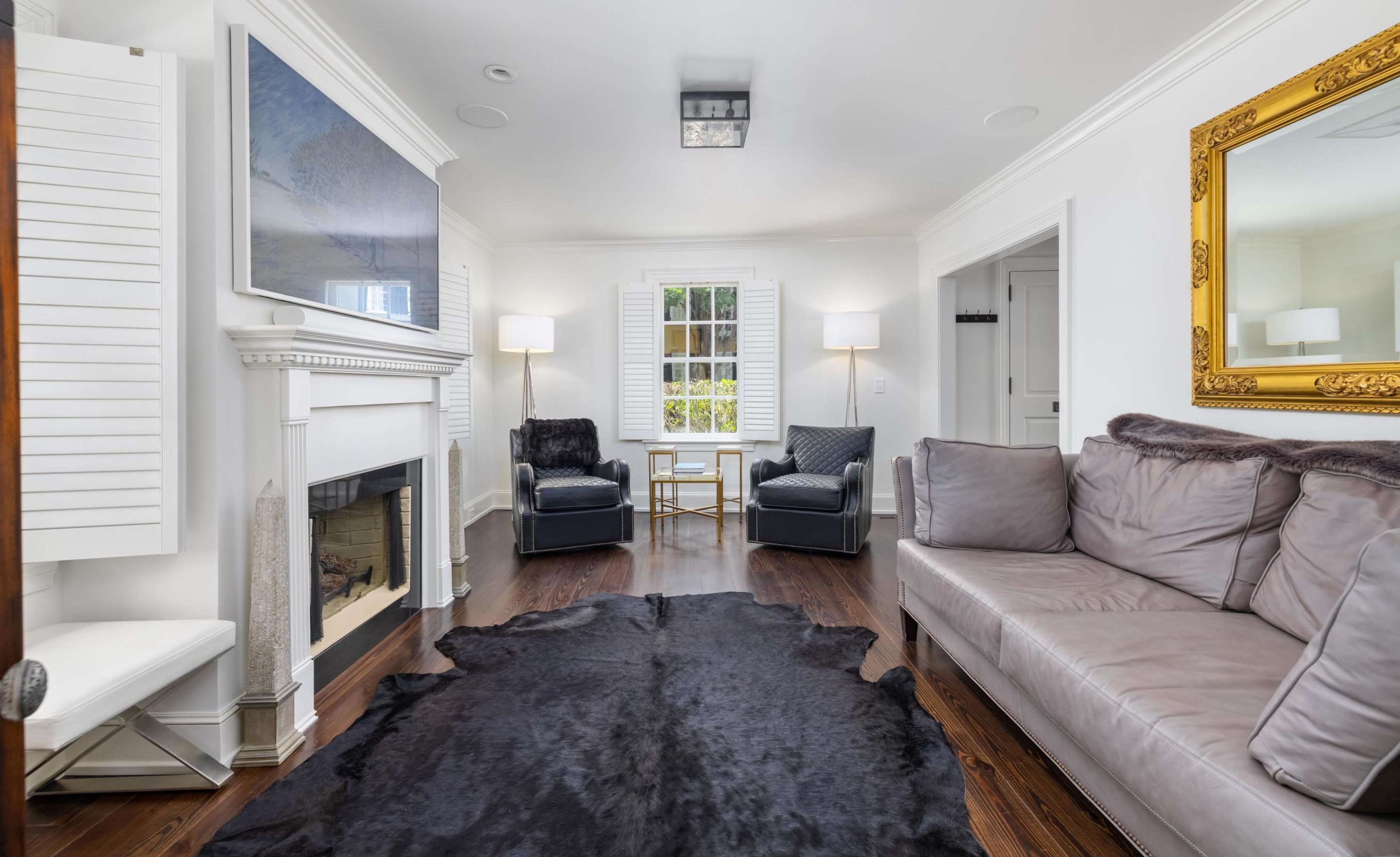 100 Bay St, Charleston SC  29401-2543 exterior