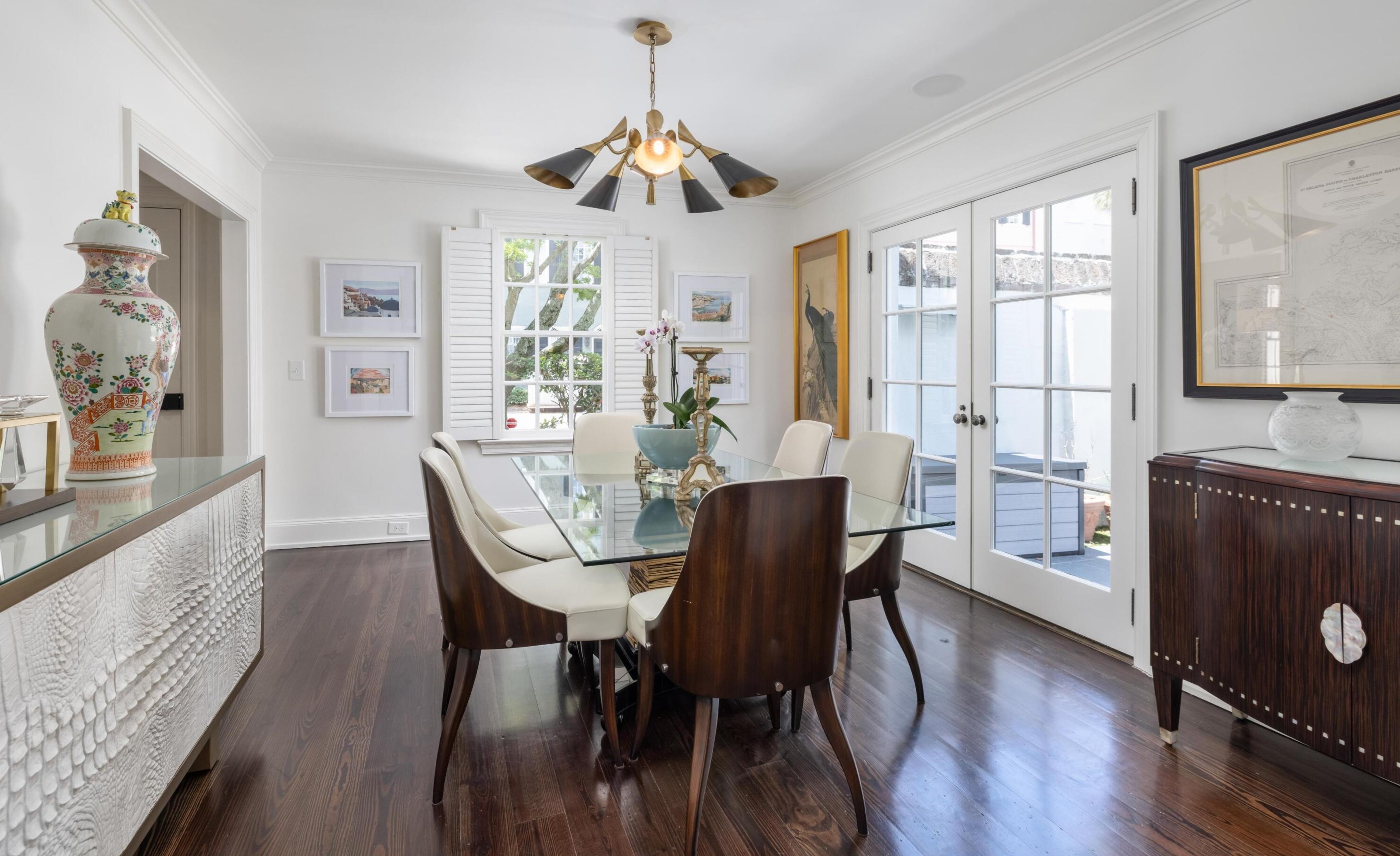 100 Bay St, Charleston SC  29401-2543 exterior