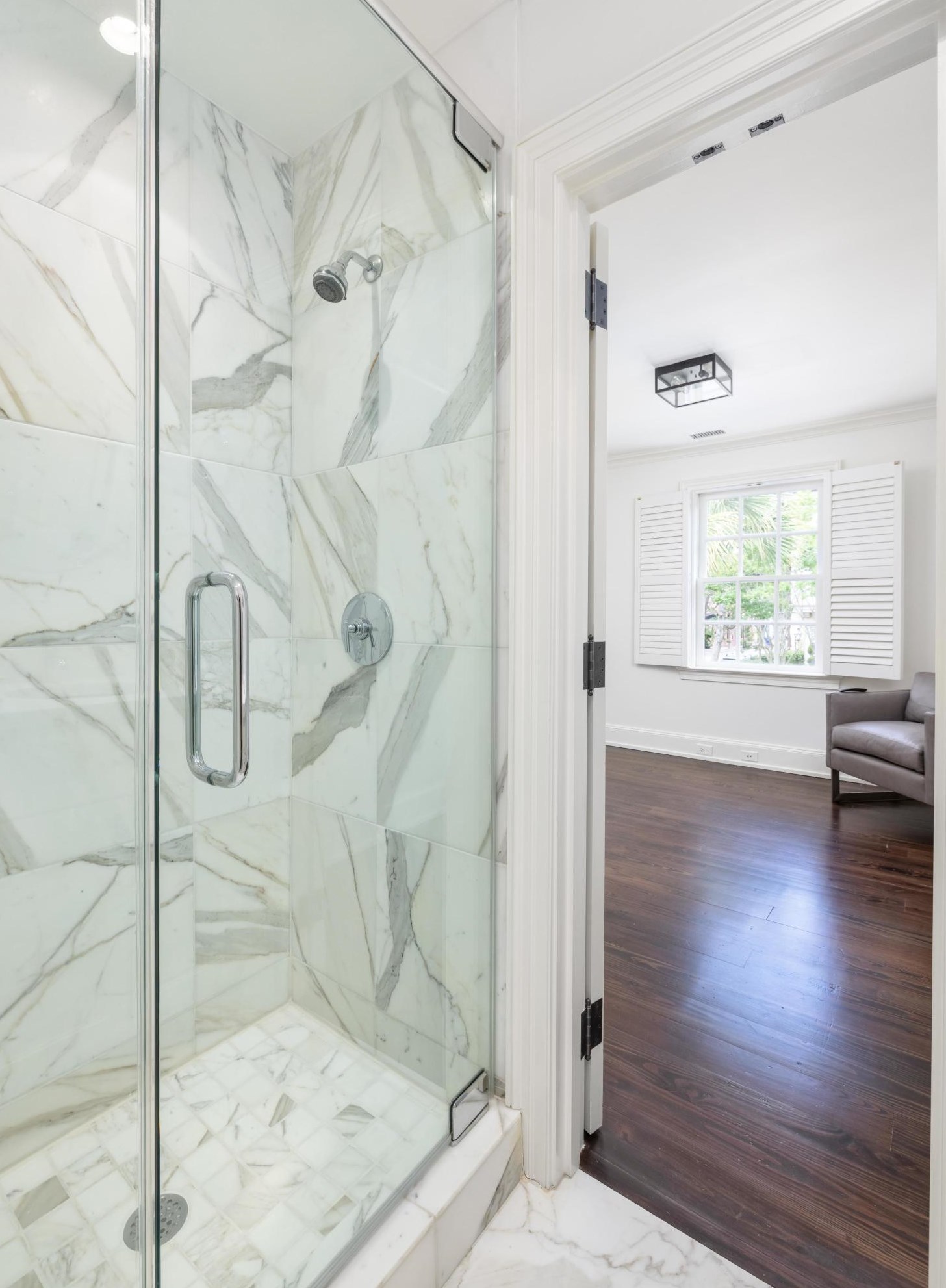 100 Bay St, Charleston SC  29401-2543 exterior